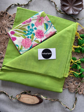 Perrot Handloom Cotton Saree With Flower Print Blouse