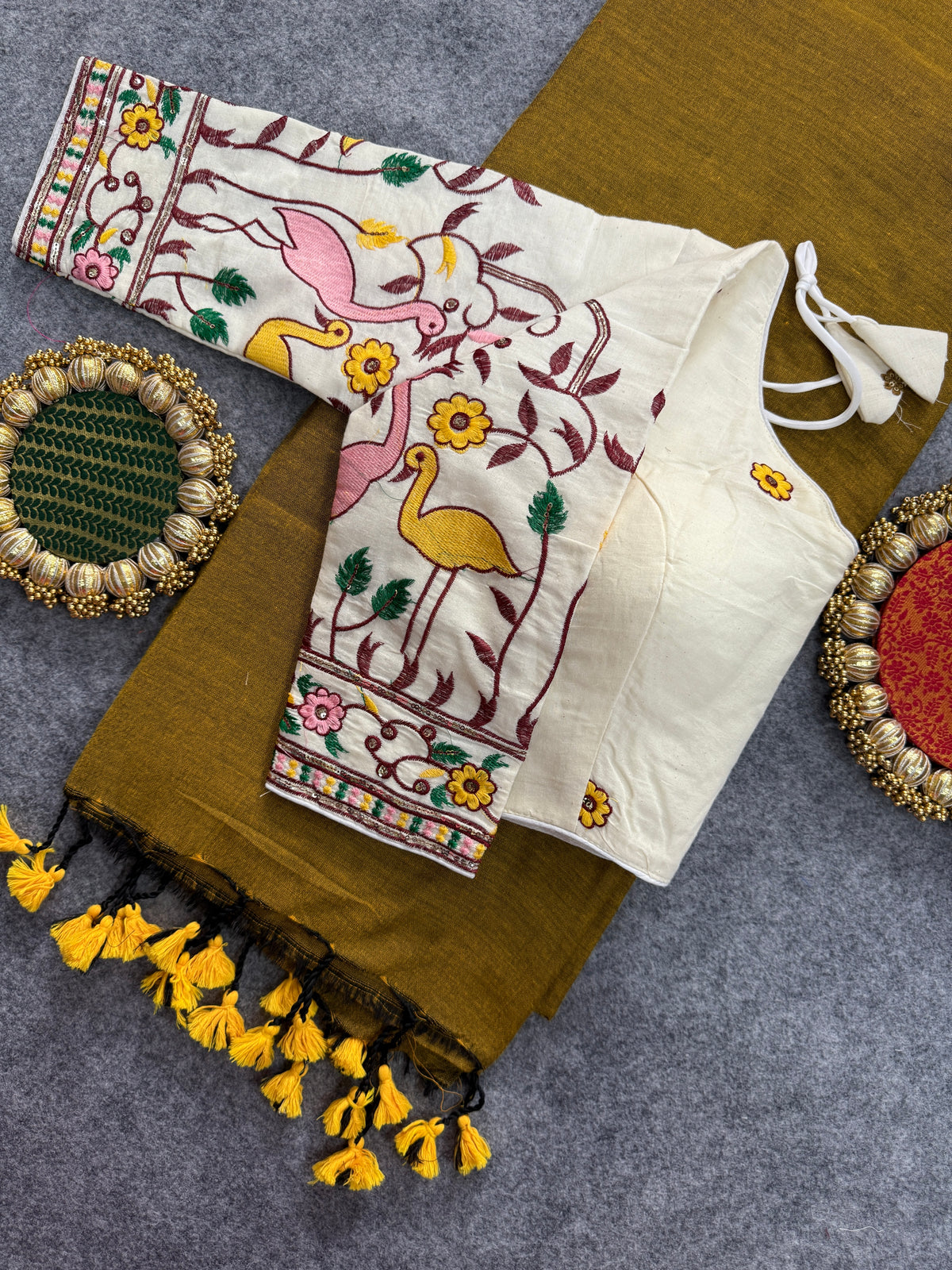 Golden  Handloom Cotoon Saree With Embrodry Work Stitched Blouse