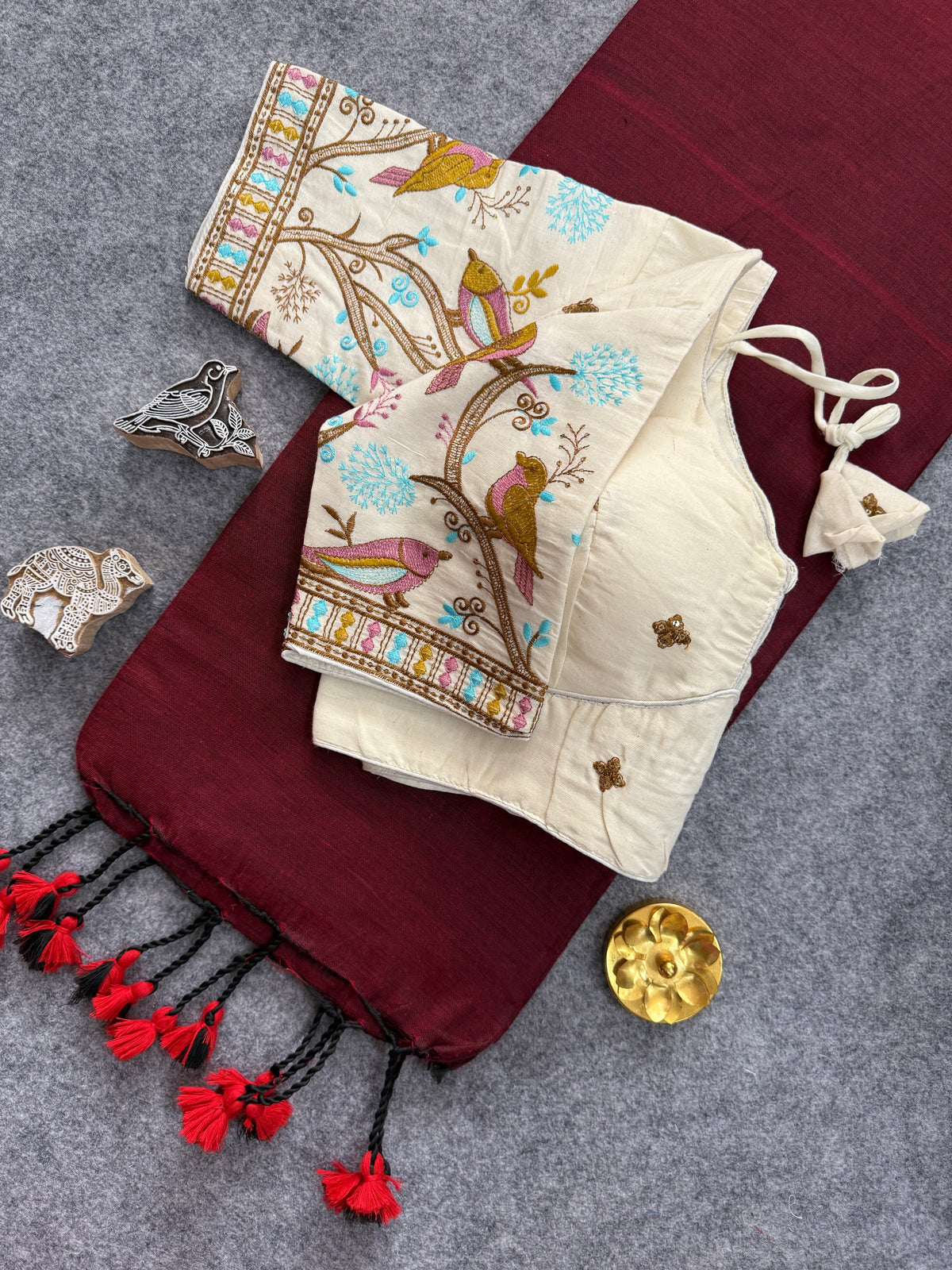 Marun  Handloom Cotoon Saree With Embrodry Work Stitched Blouse