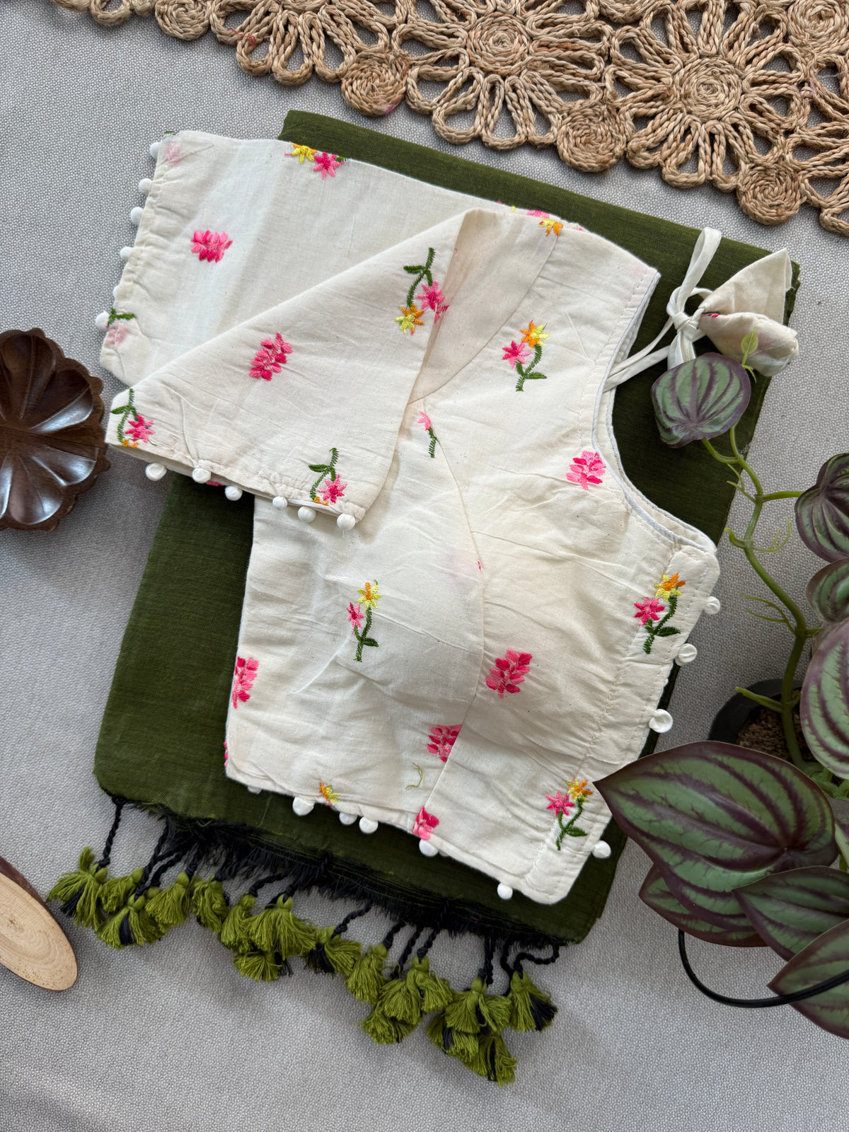 Soft & Elegant Khadi Cotton Handloom Saree with Blouse – Royal Mehndi