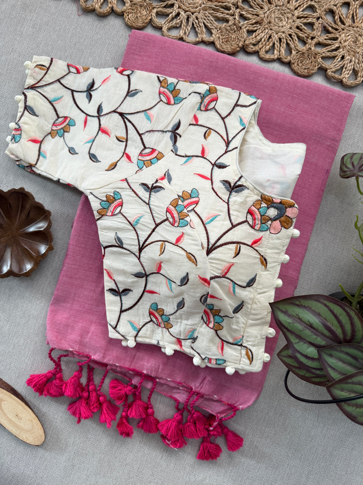 Classic Charm Light Pink Khadi Saree – Handloom Cotton with Blouse