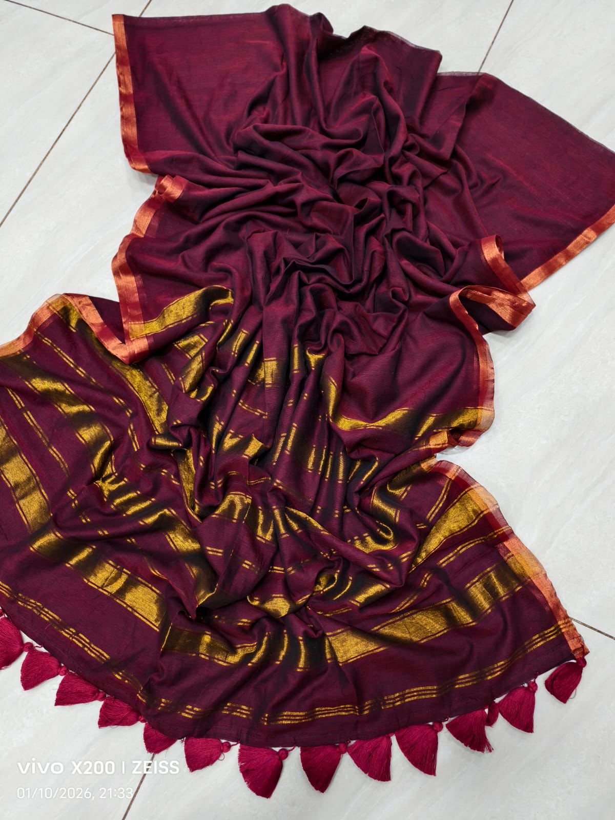 Traditional Marun Mul Mul Cotton Saree for Graceful Everyday Style