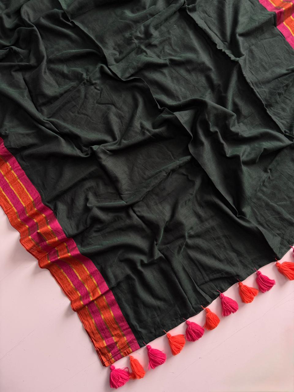 Pure Green Mul Mul Cotton Saree with Comfortable Breathable Fabric