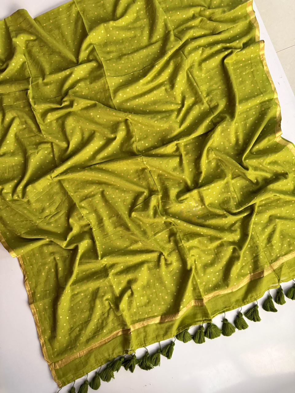Stylish Pista Mul Mul Cotton Saree with Traditional Simple Design