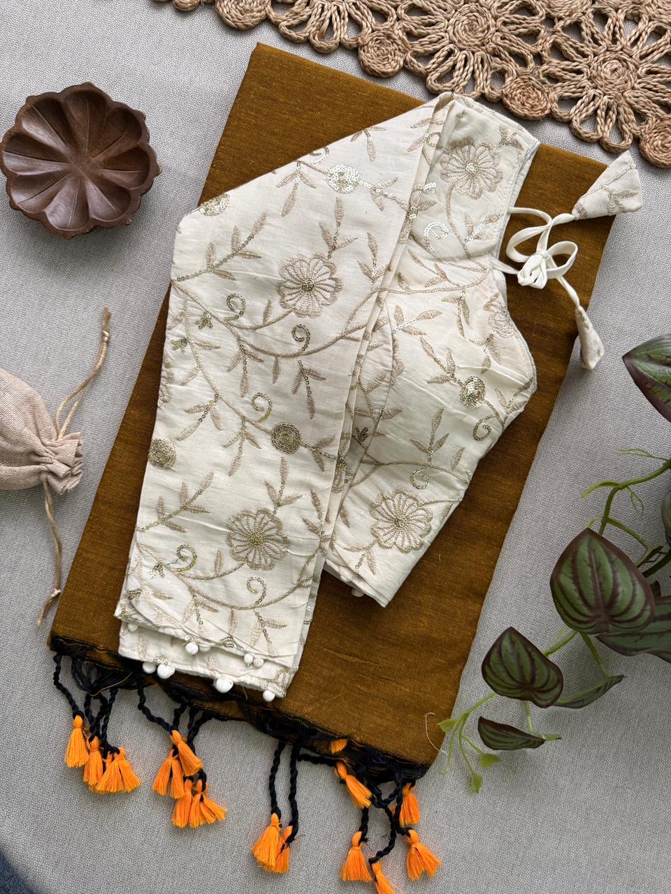 Timeless Golden Handloom Cotton Saree With Premium Stitched Blouse