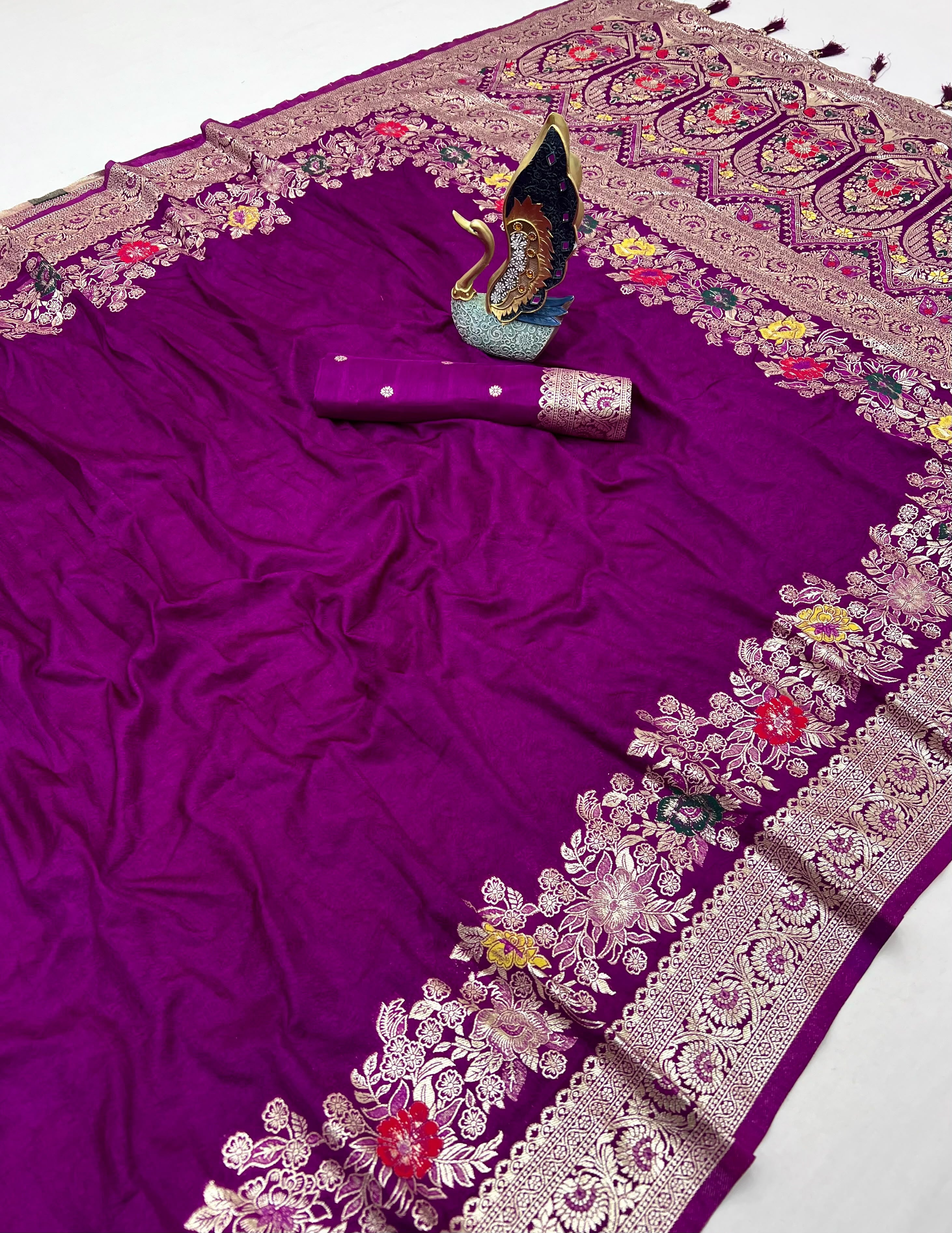 Elegant Purple Silk Saree Featuring Intricate Jari Work and a Beautifully Designed Pallu