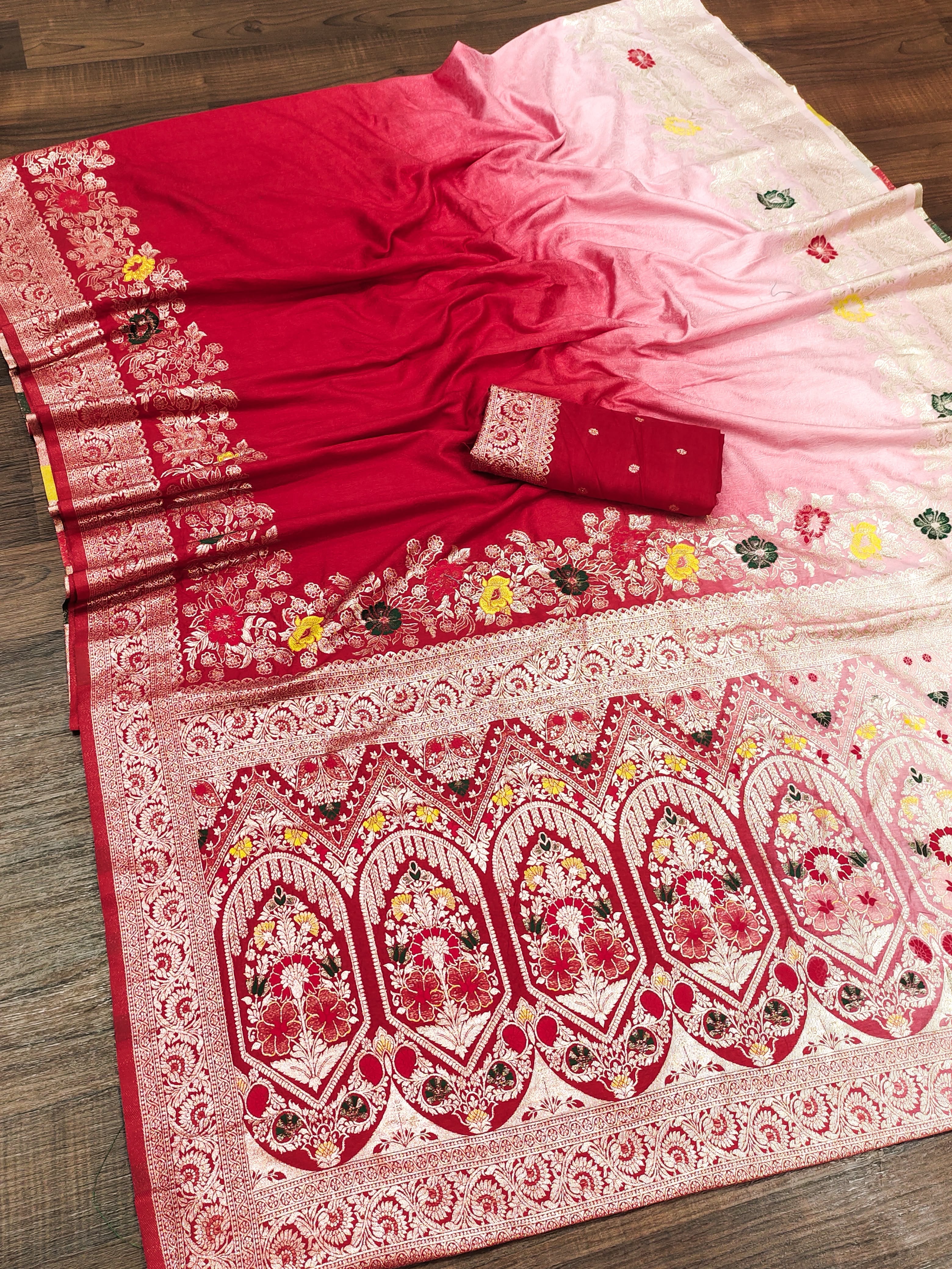 Graceful Red Silk Saree Adorned with Fine Jari Weaving and a Royal Pallu