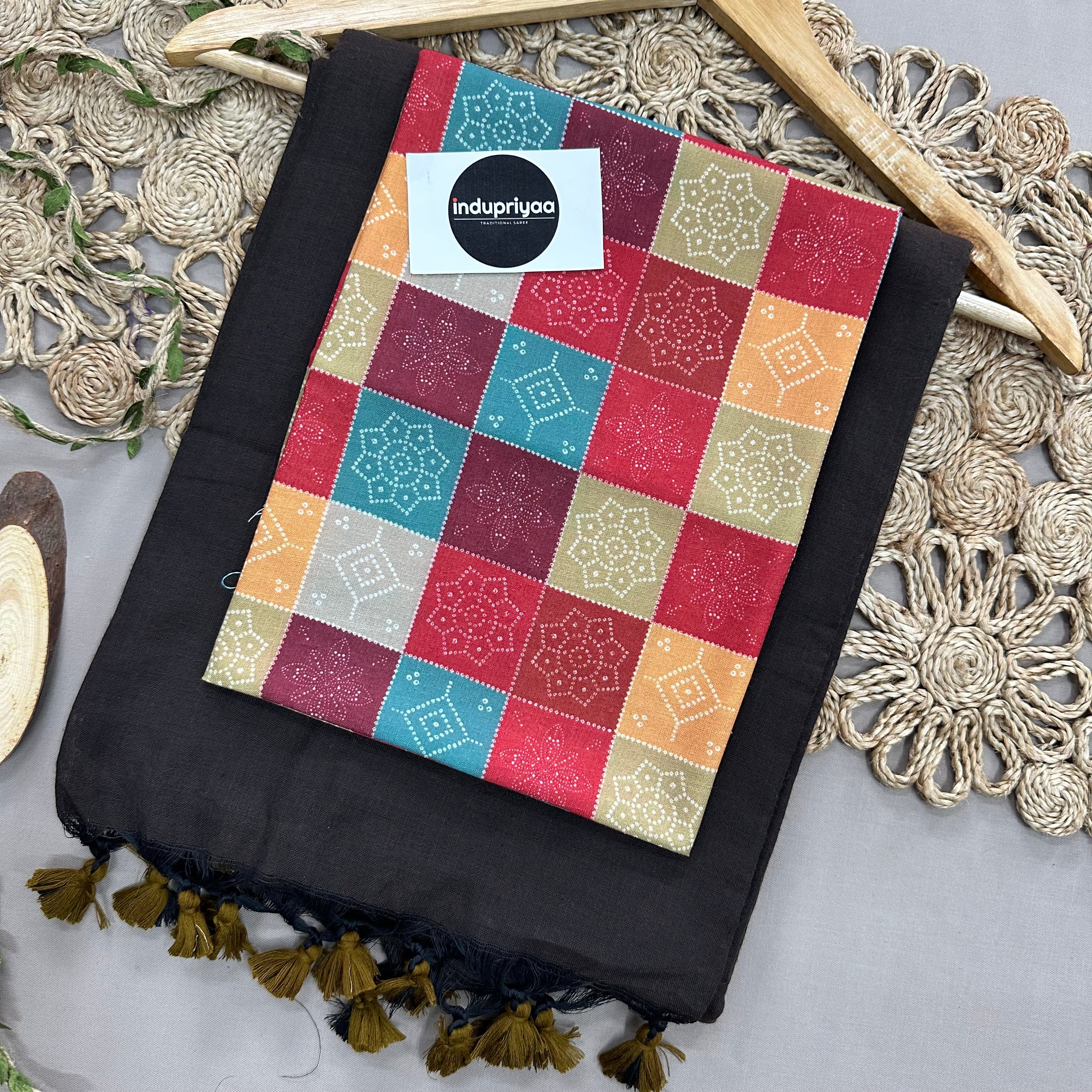 Brown Handloom Cotton Saree With Multi Colour Print Blouse