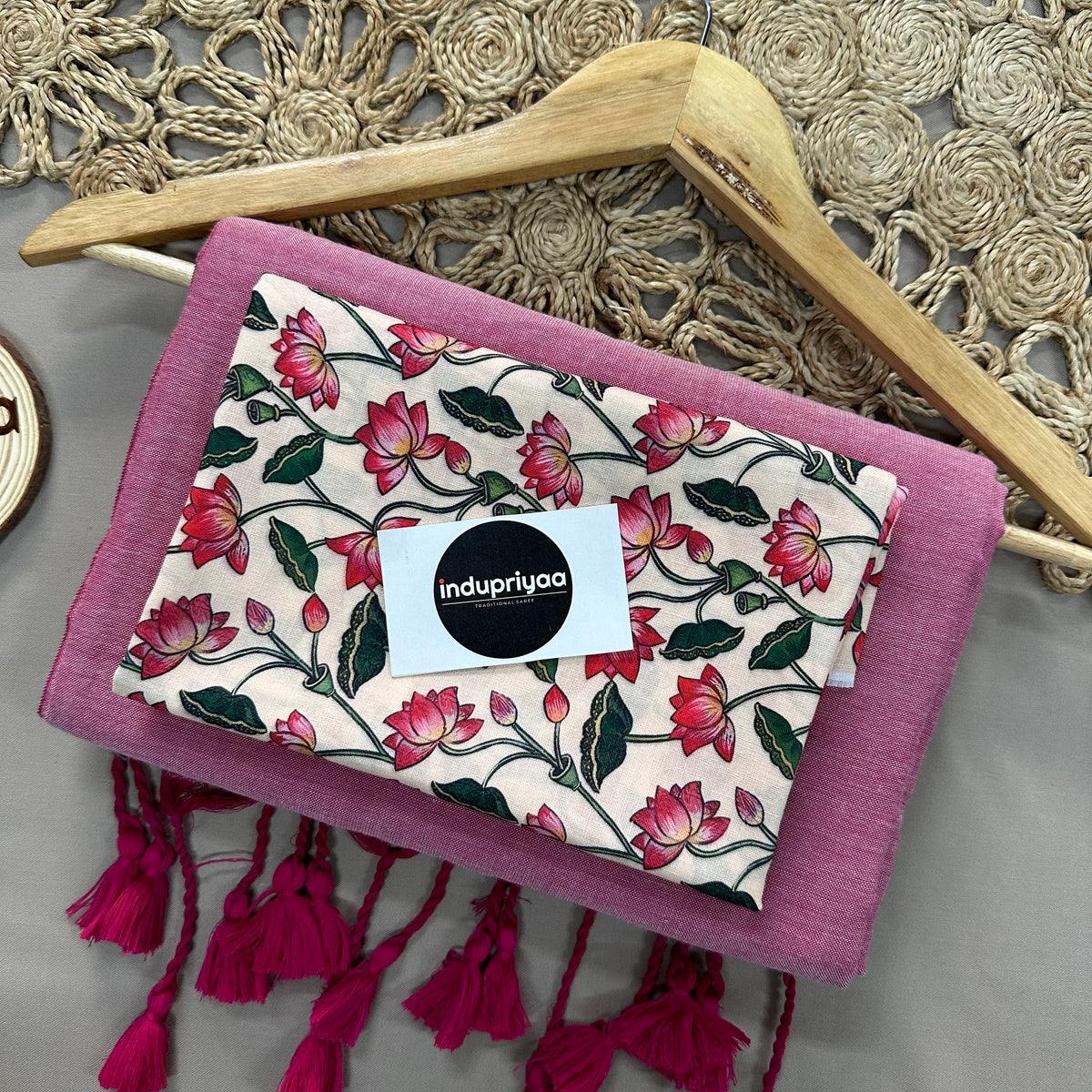 Light Pink Handloom Cotton Saree With Flower Print Blouse – indupriyaa