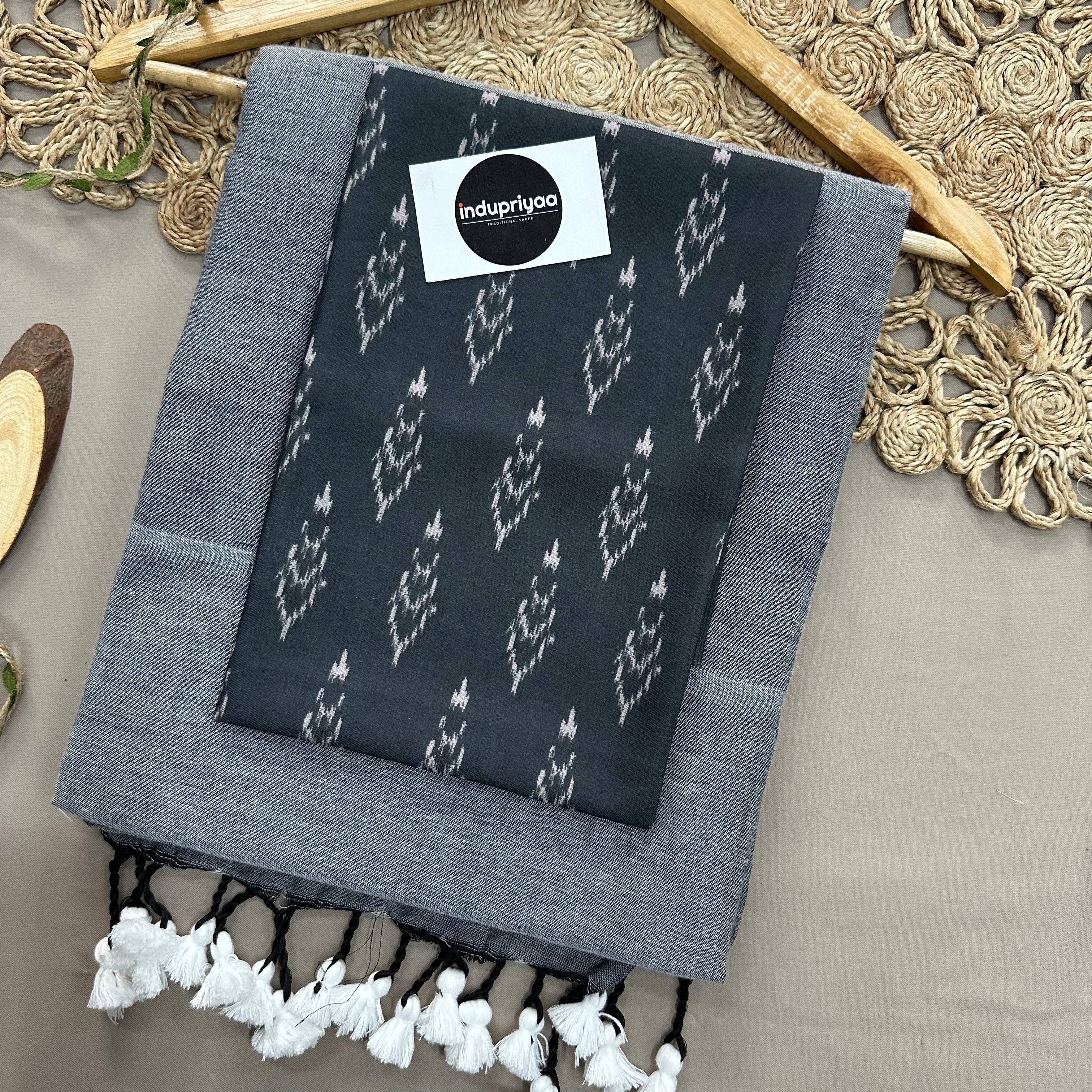 Light Grey Handloom Cotton Saree With Ikkat Print Blouse