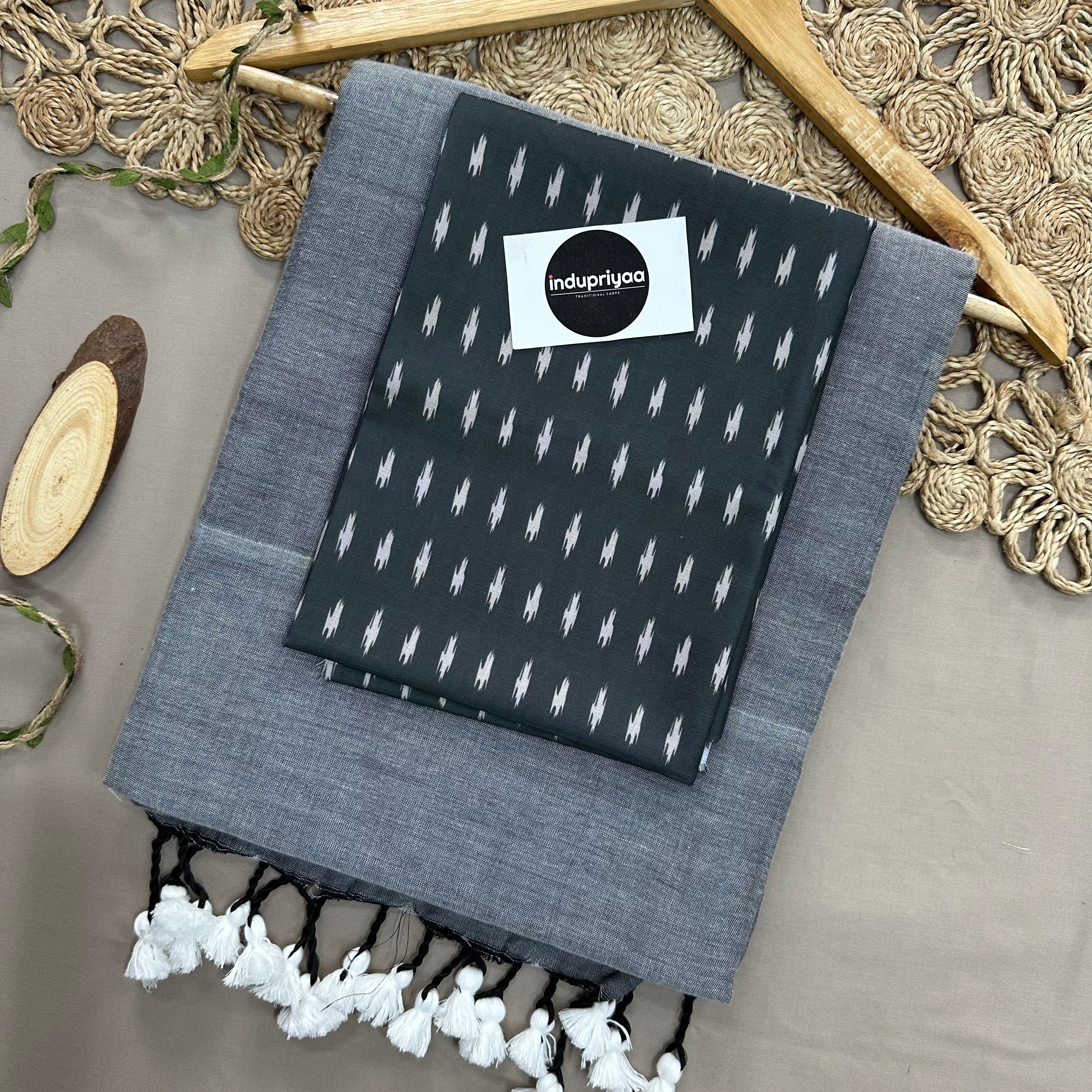 Light Grey Handloom Cotton Saree With Black Print Blouse