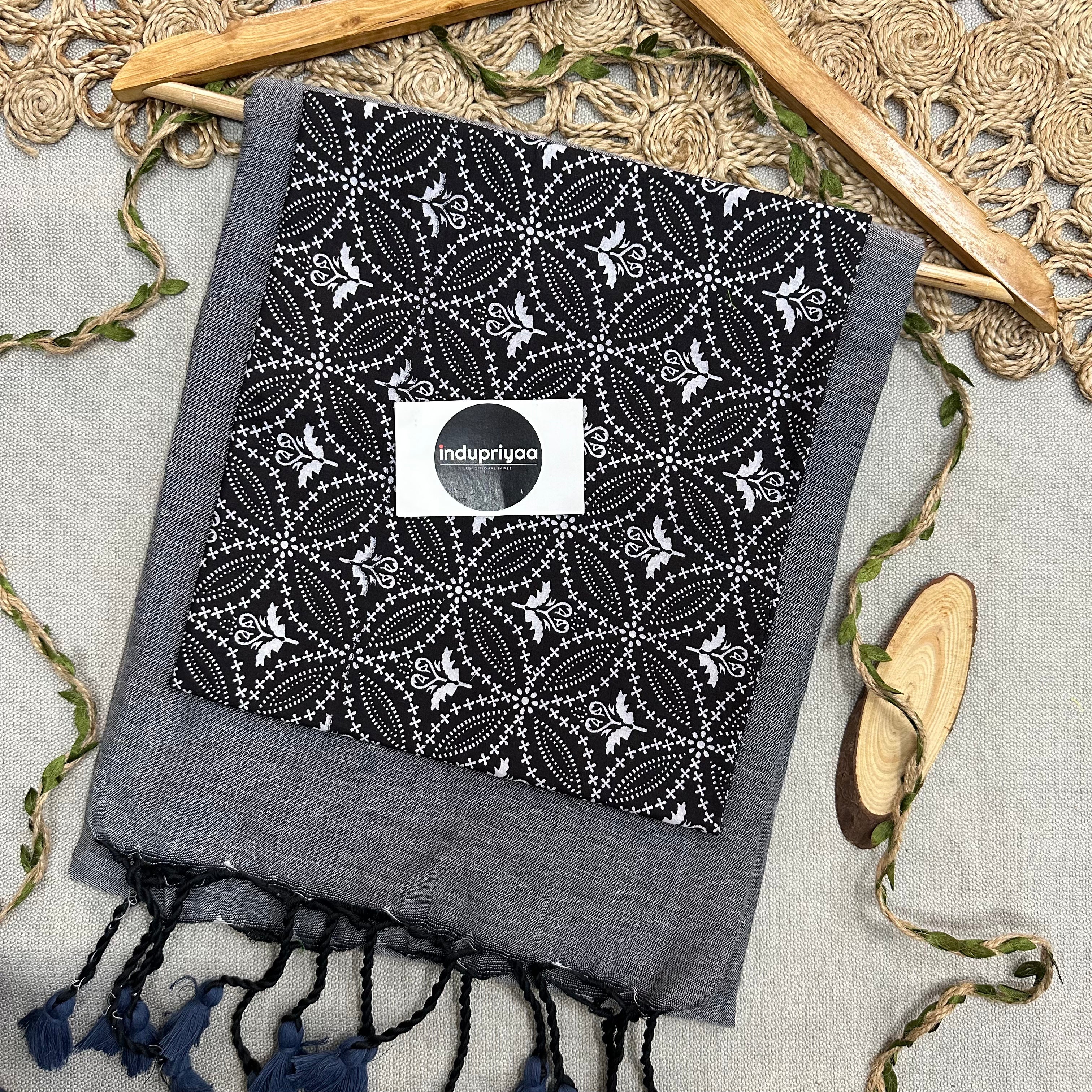 Light Grey Handloom Cotton Saree With Black Print Blouse