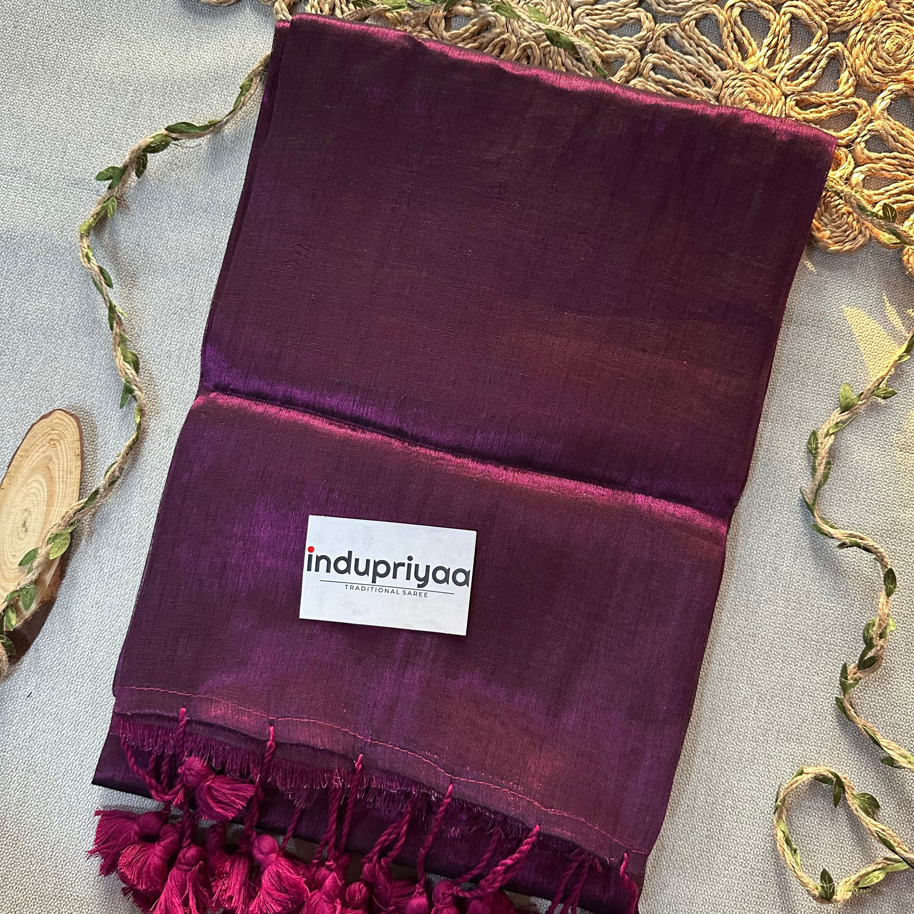 Indupriyaa  Wine Pom Pom Handloom Raga Tissue Saree