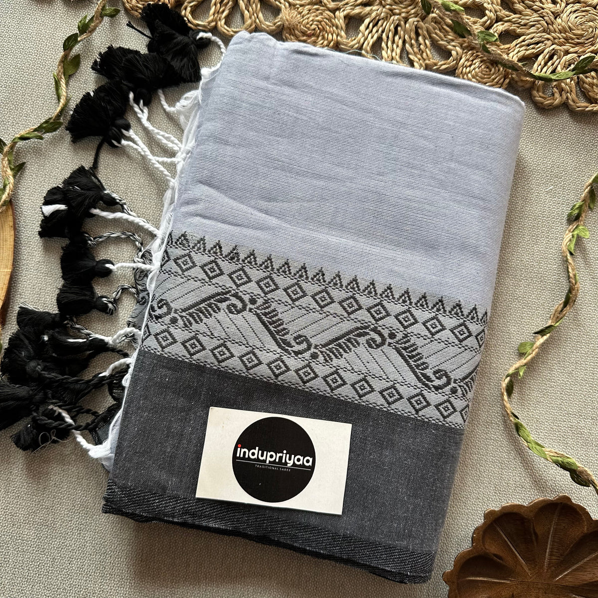 Indupriyaa Light Grey  Handloom Khadi Cotton Saree