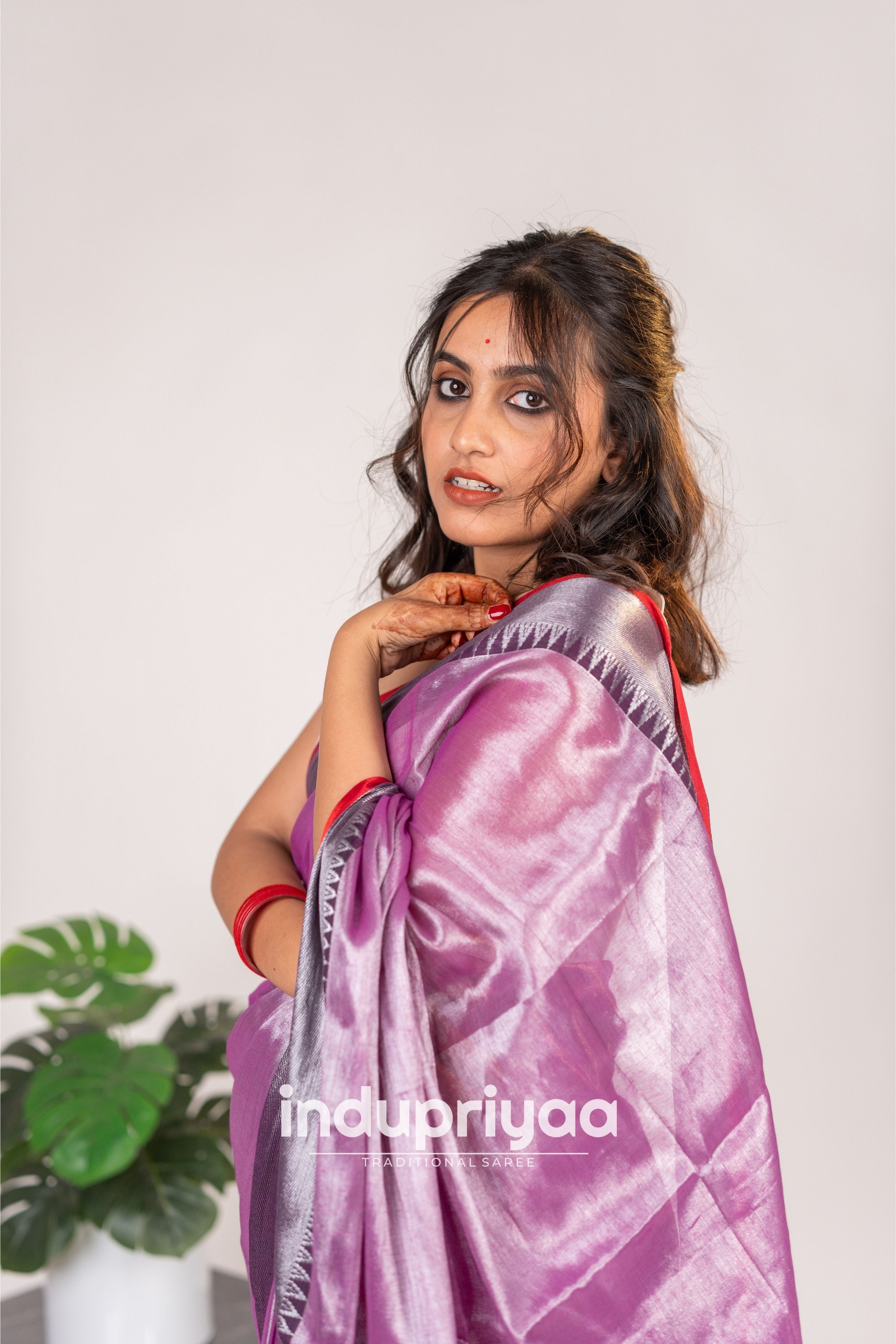 Indupriyaa  Lavender Handloom Raga Tissue Saree