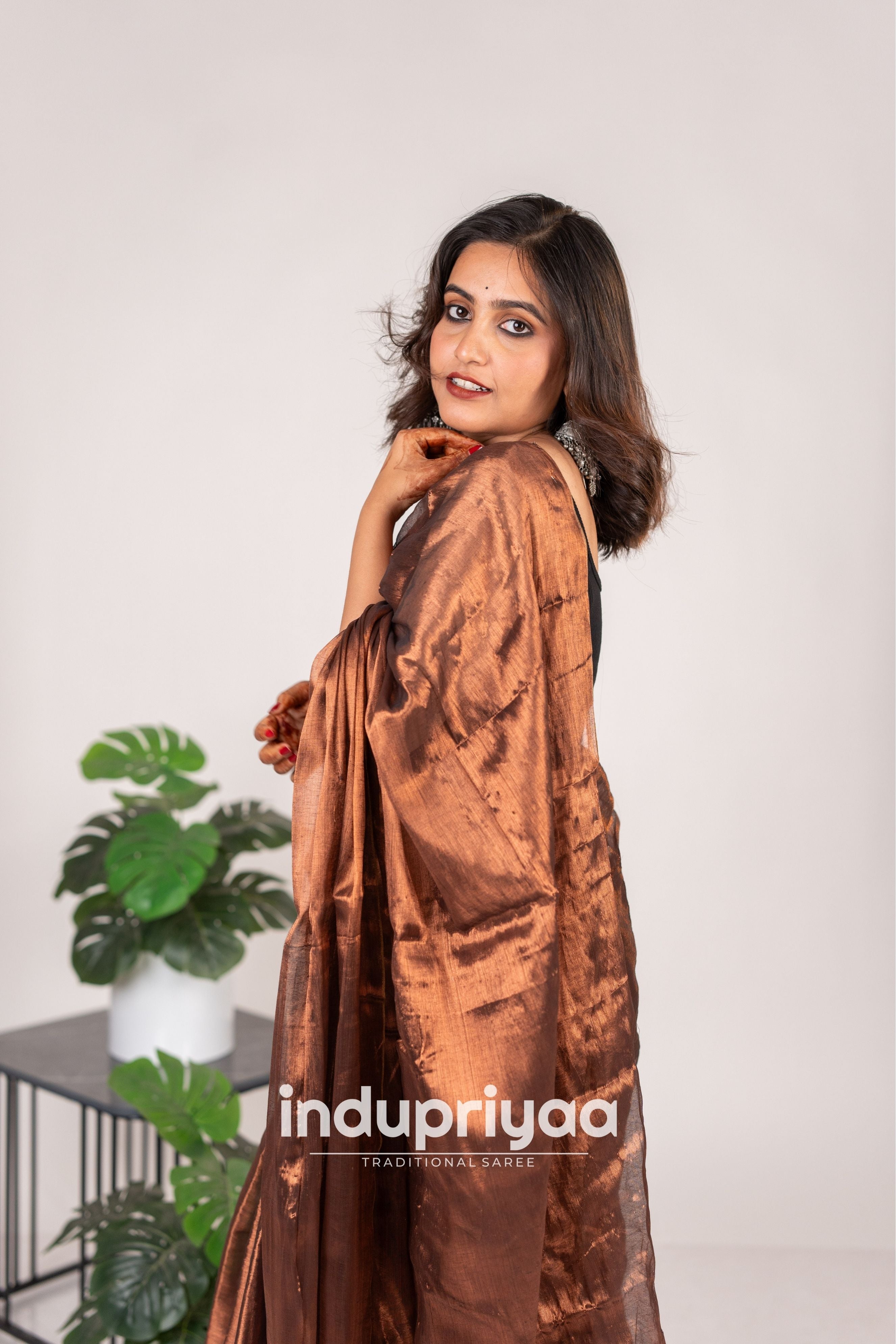 Indupriyaa Coper Handloom Raga Tissue Saree