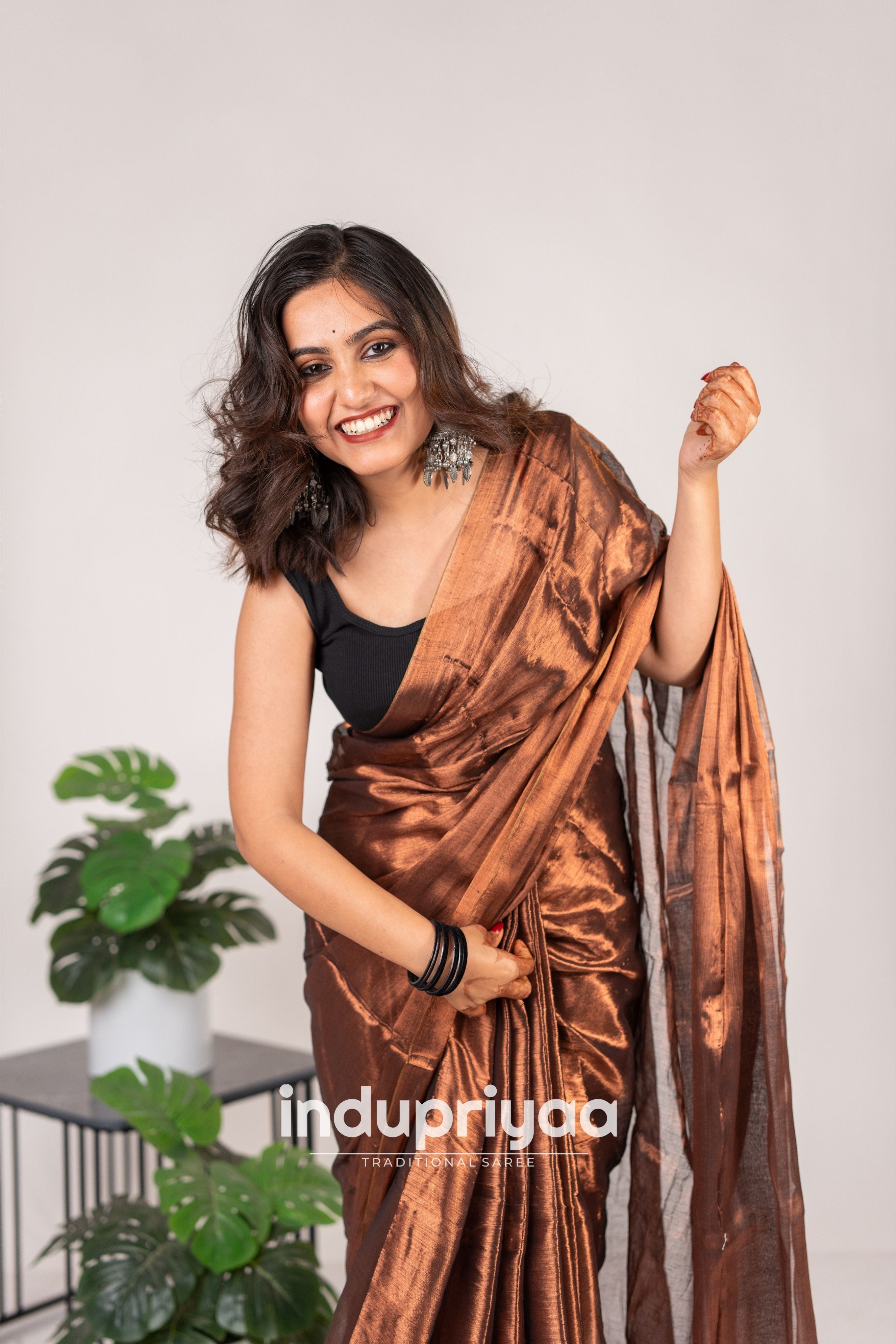 Indupriyaa Coper Handloom Raga Tissue Saree