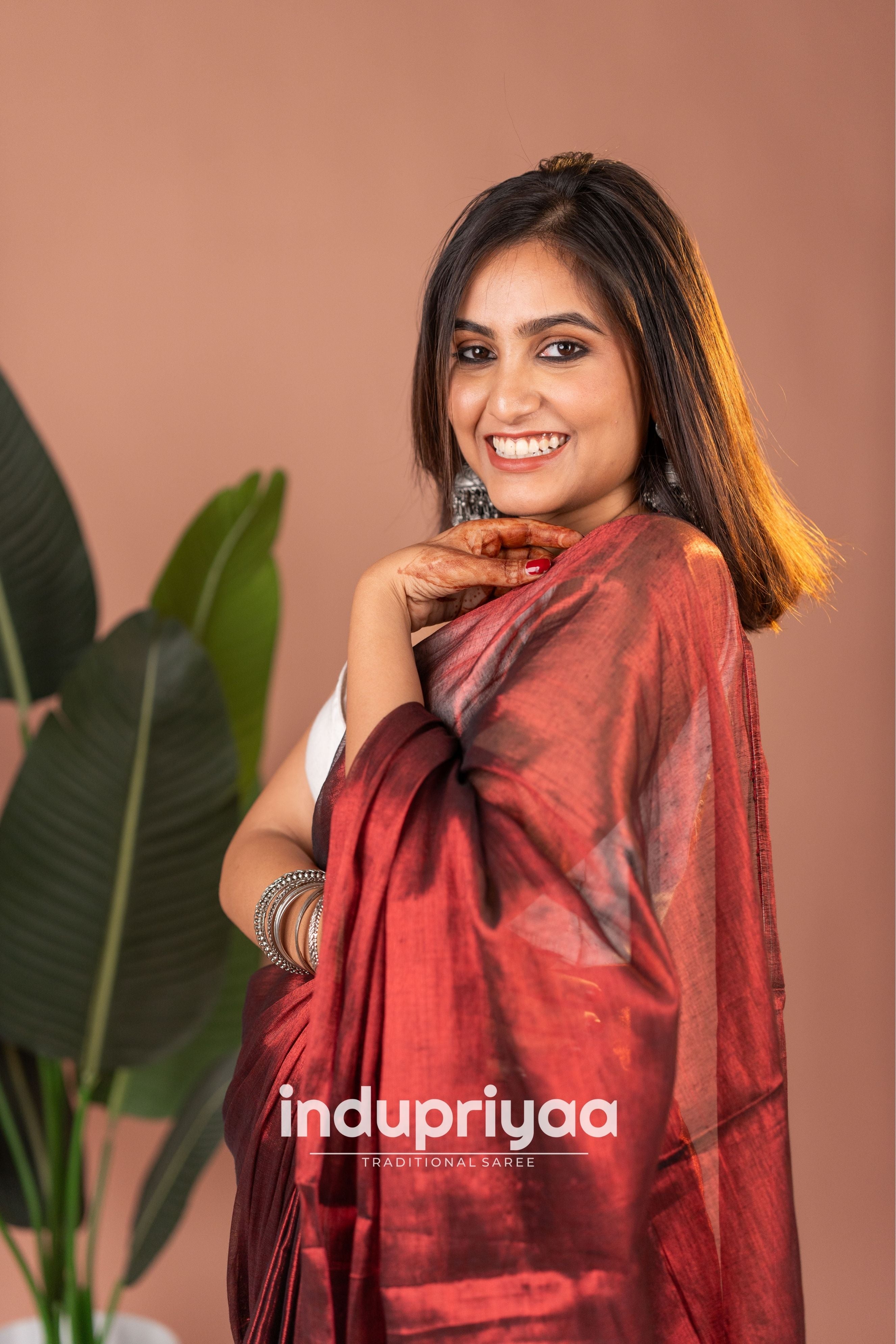 Indupriyaa Marun Handloom Raga Tissue Saree