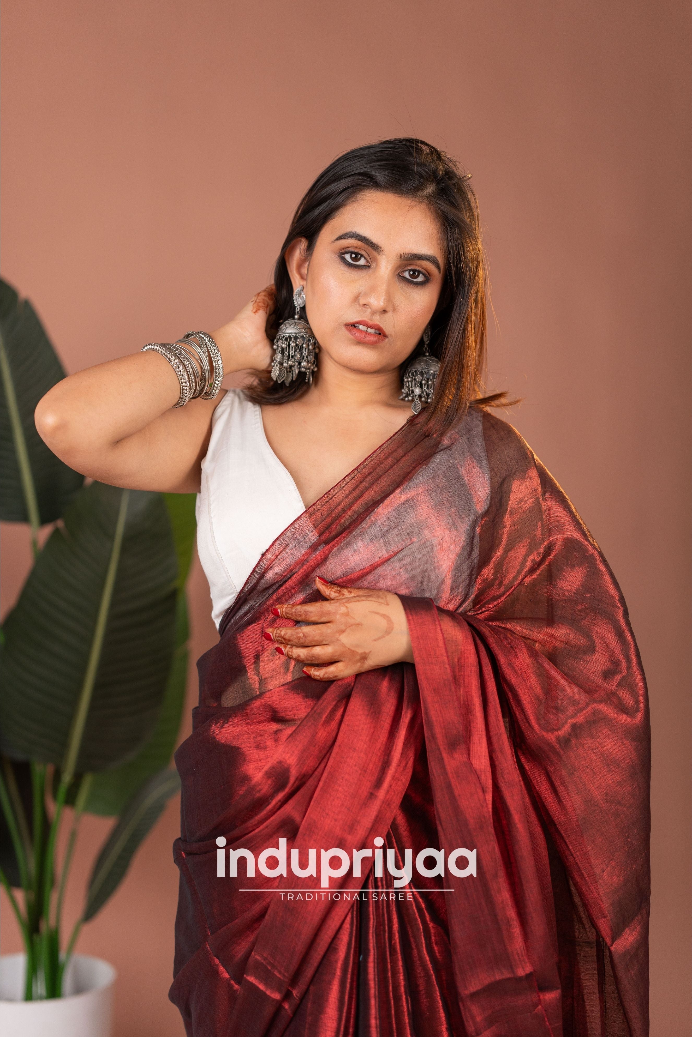 Indupriyaa Marun Handloom Raga Tissue Saree