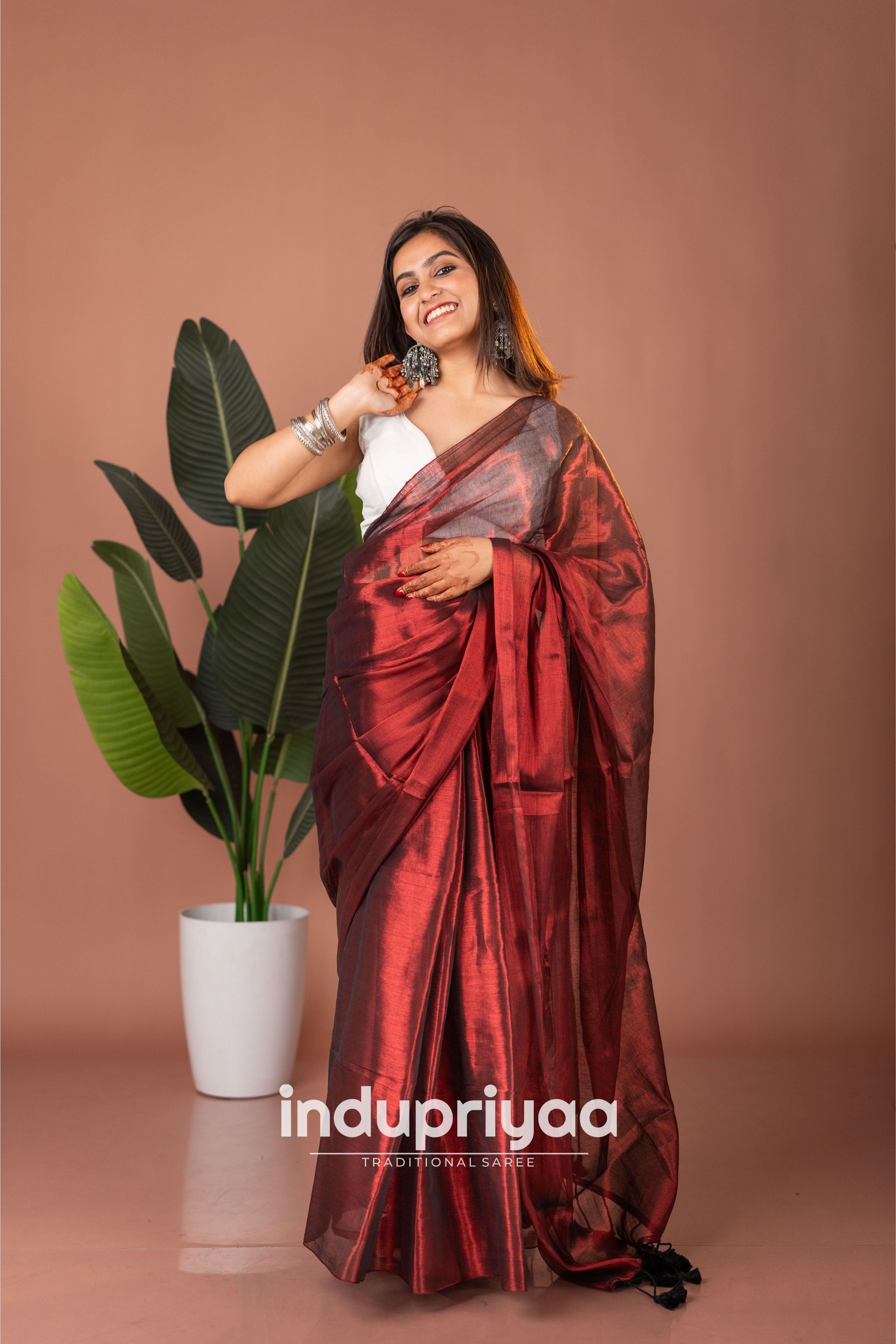 Indupriyaa Marun Handloom Raga Tissue Saree