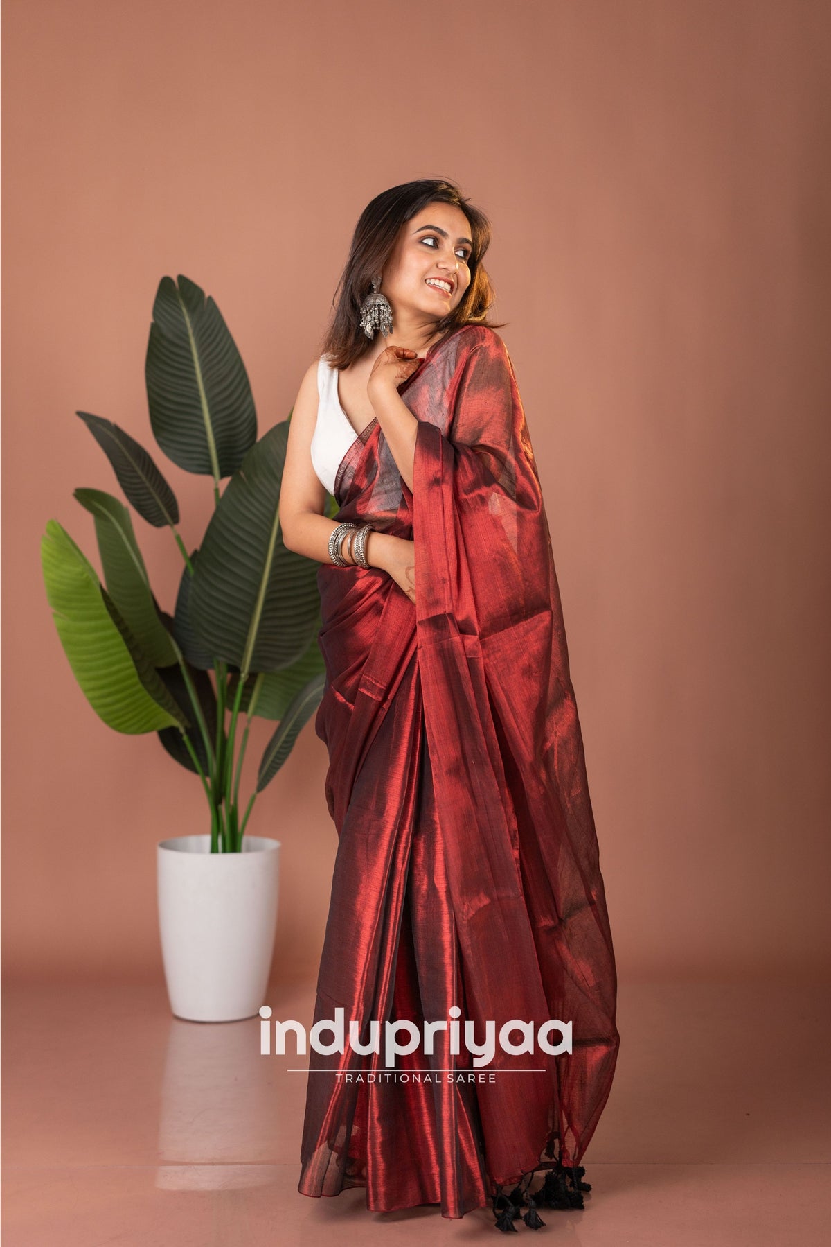 Indupriyaa Marun Handloom Raga Tissue Saree