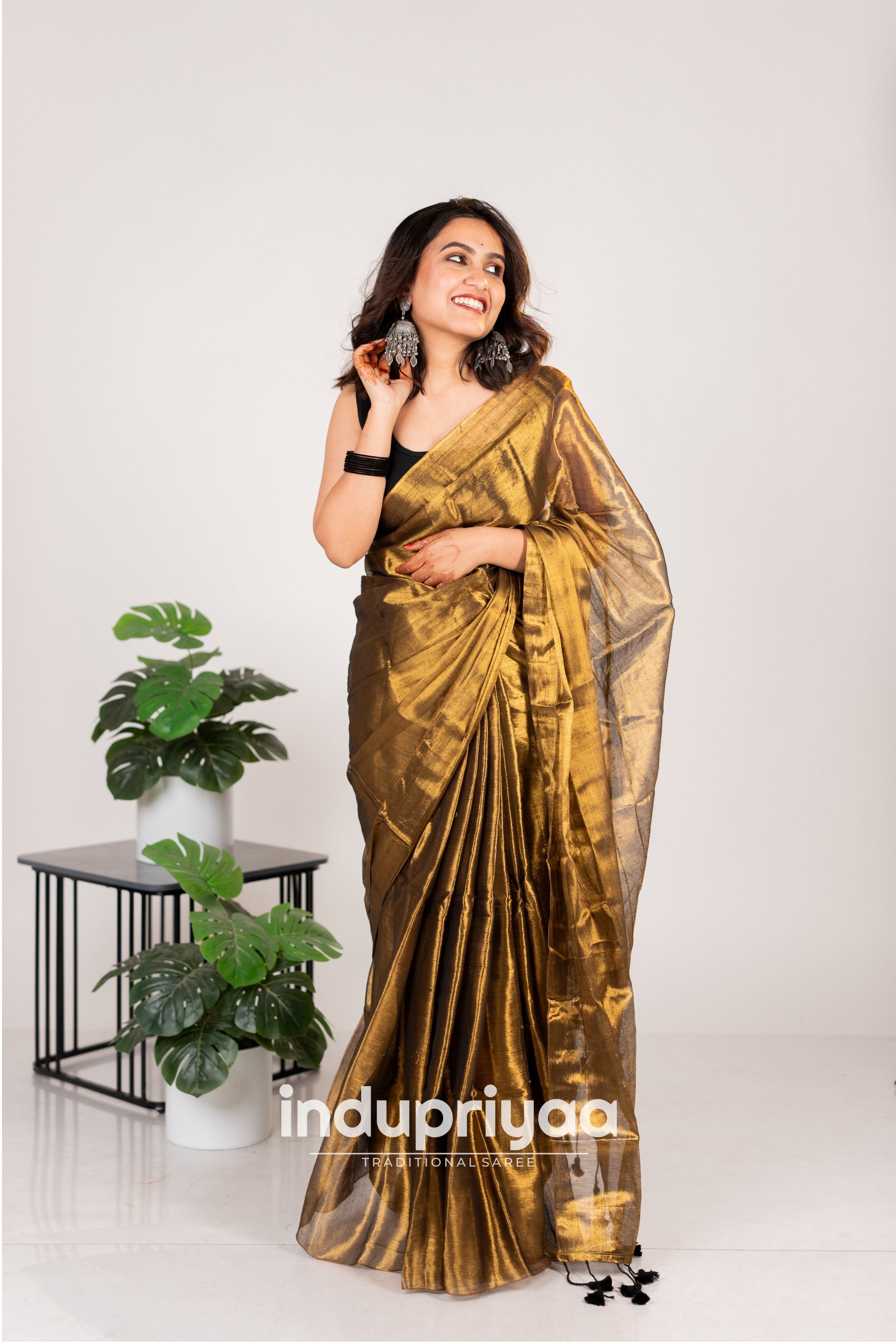 Indupriyaa Gold Handloom Raga Tissue Saree