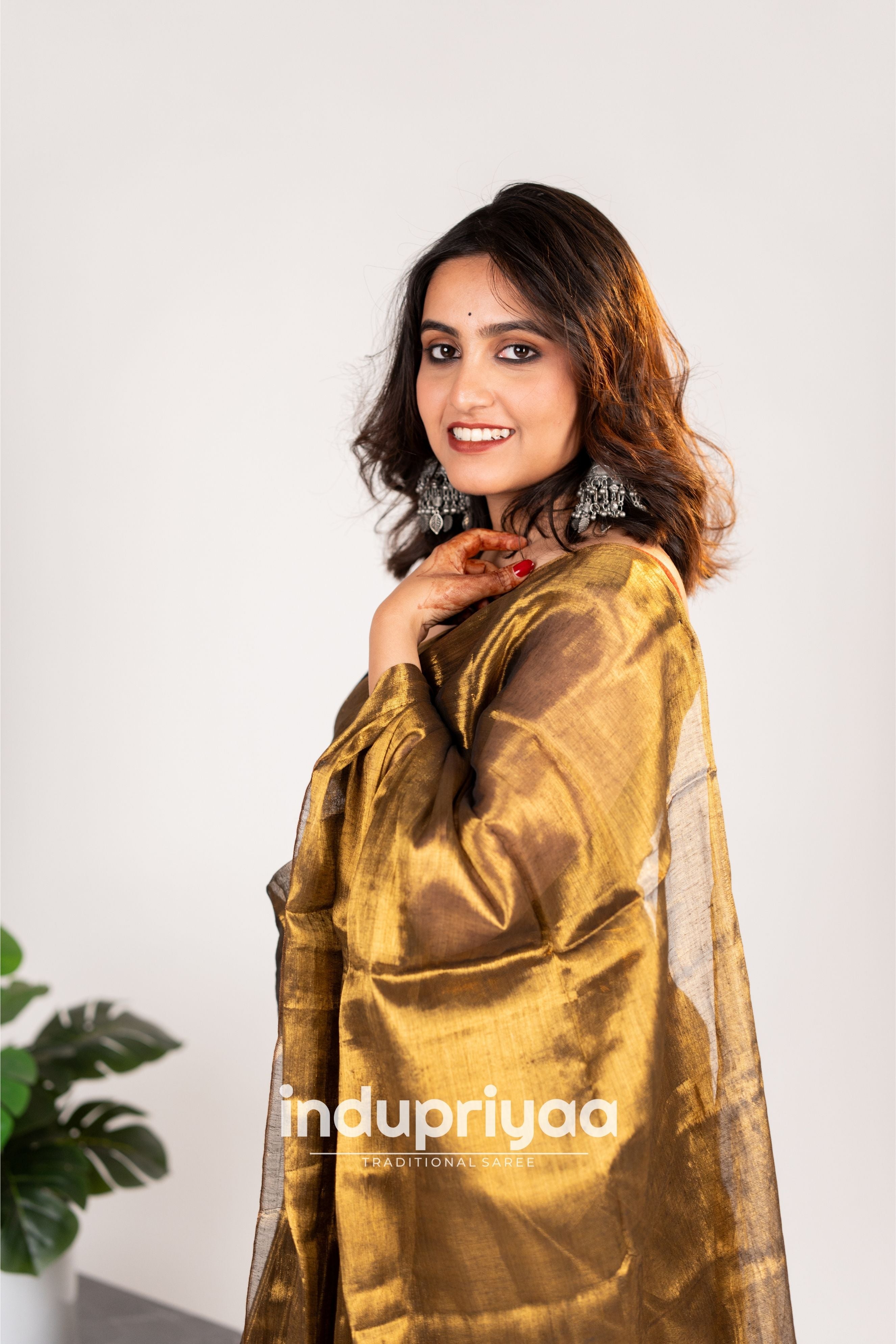 Indupriyaa Gold Handloom Raga Tissue Saree