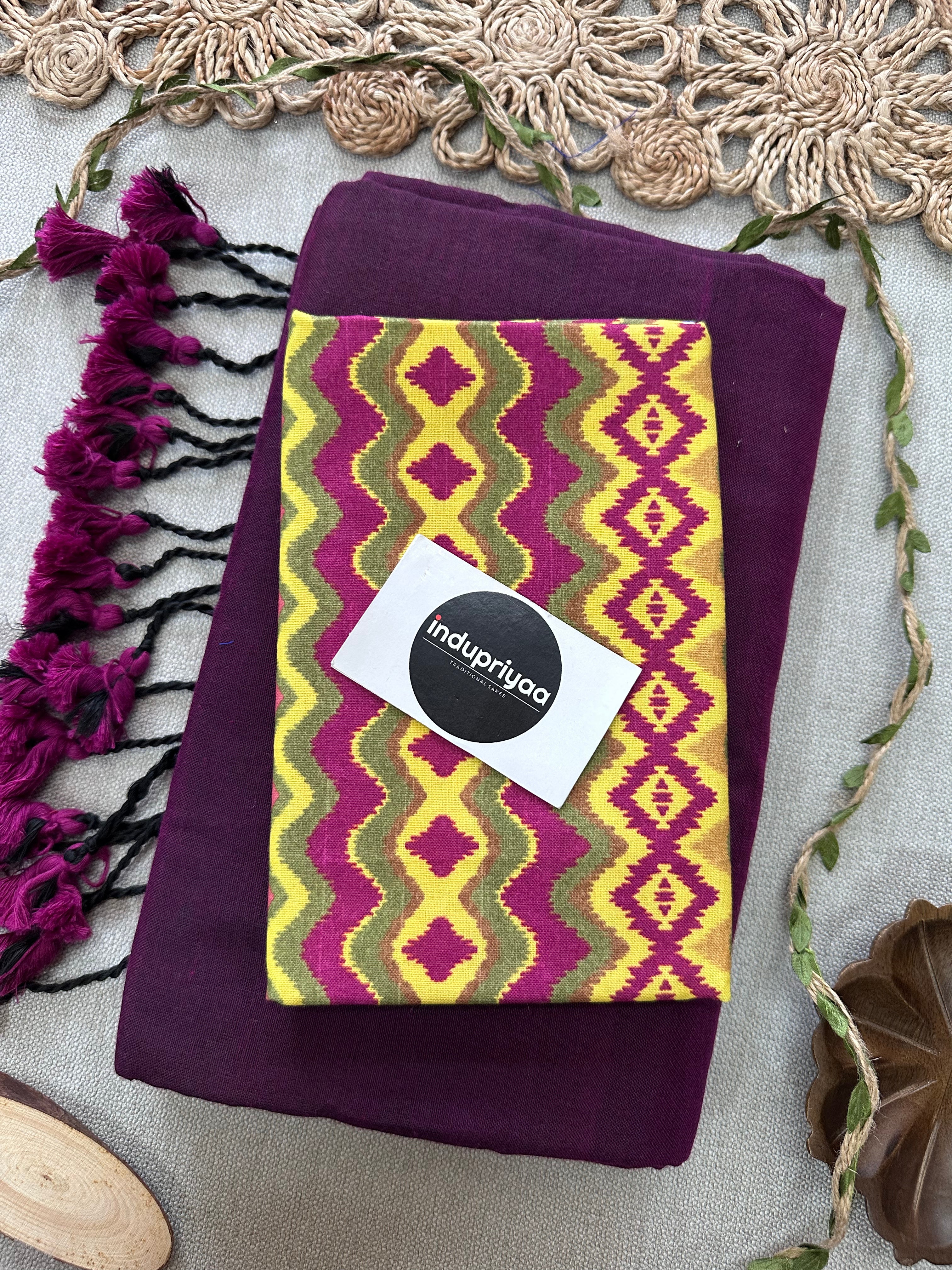 Dark Wine Handloom Cotton Saree With Zig Zag Print Blouse