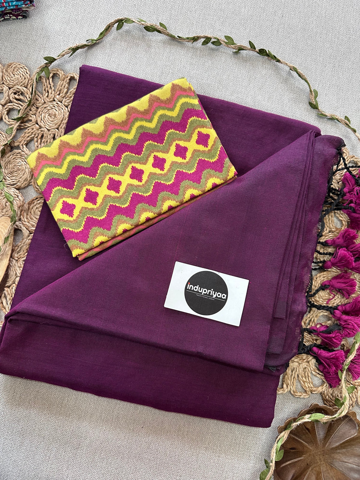 Dark Wine Handloom Cotton Saree With Zig Zag Print Blouse
