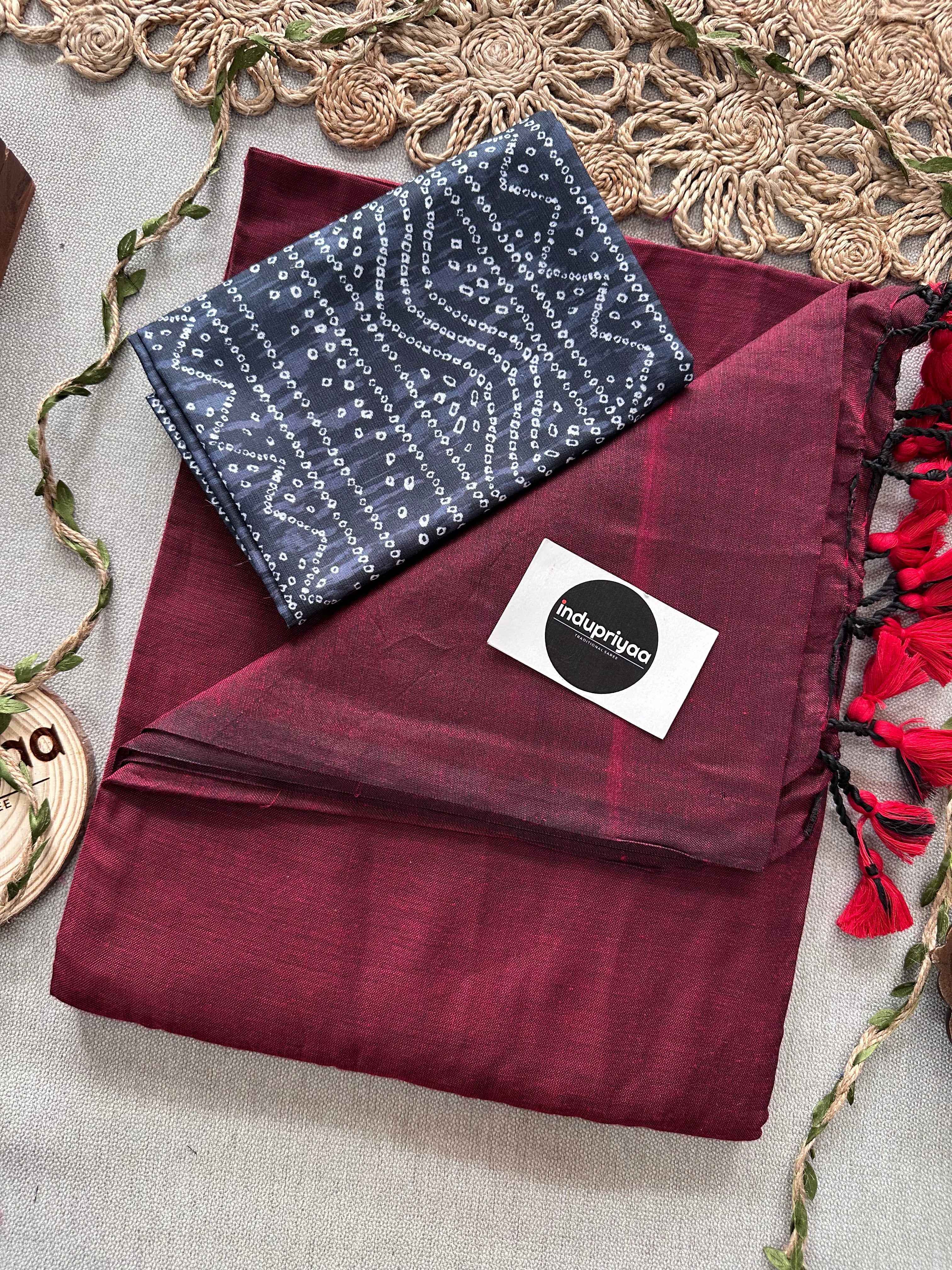 Marun Handloom Cotton Saree With Black Bandhej Print Blouse