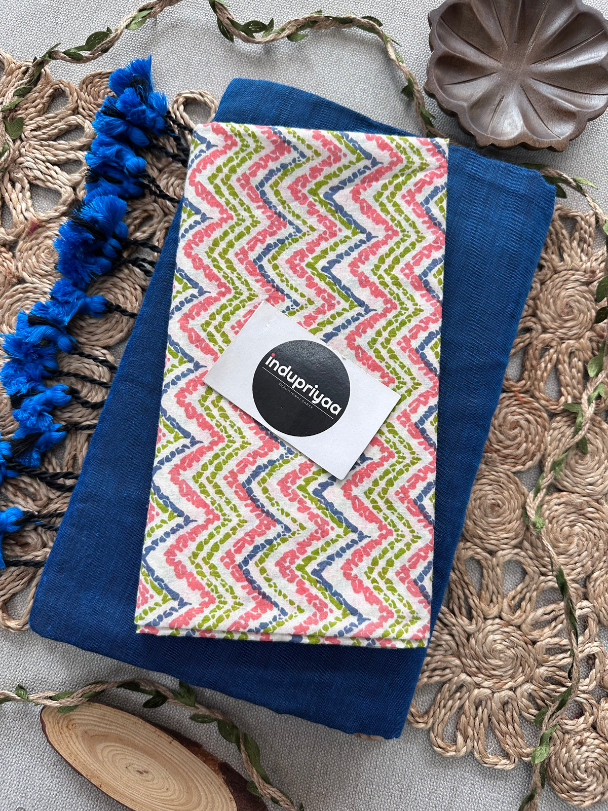 Firoji Handloom Cotton Saree With Zig Zag Print Blouse