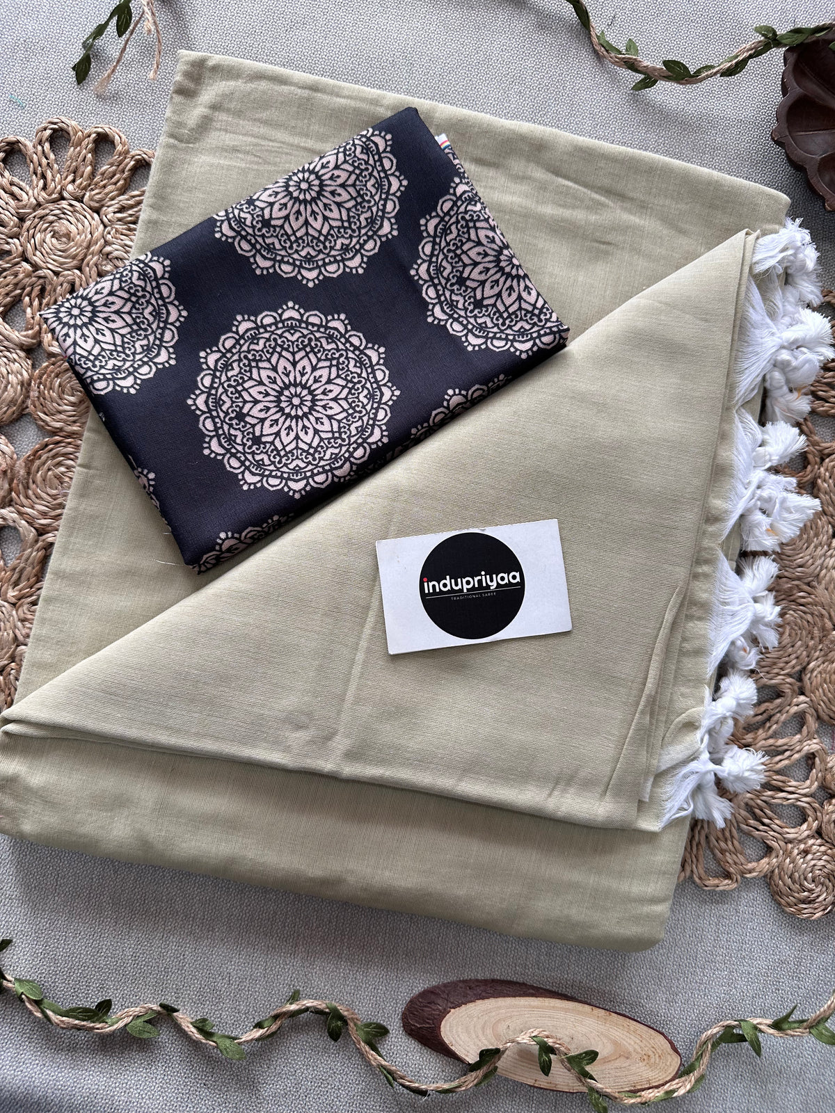 Half White  Handloom Cotton Saree With Black Print Blouse