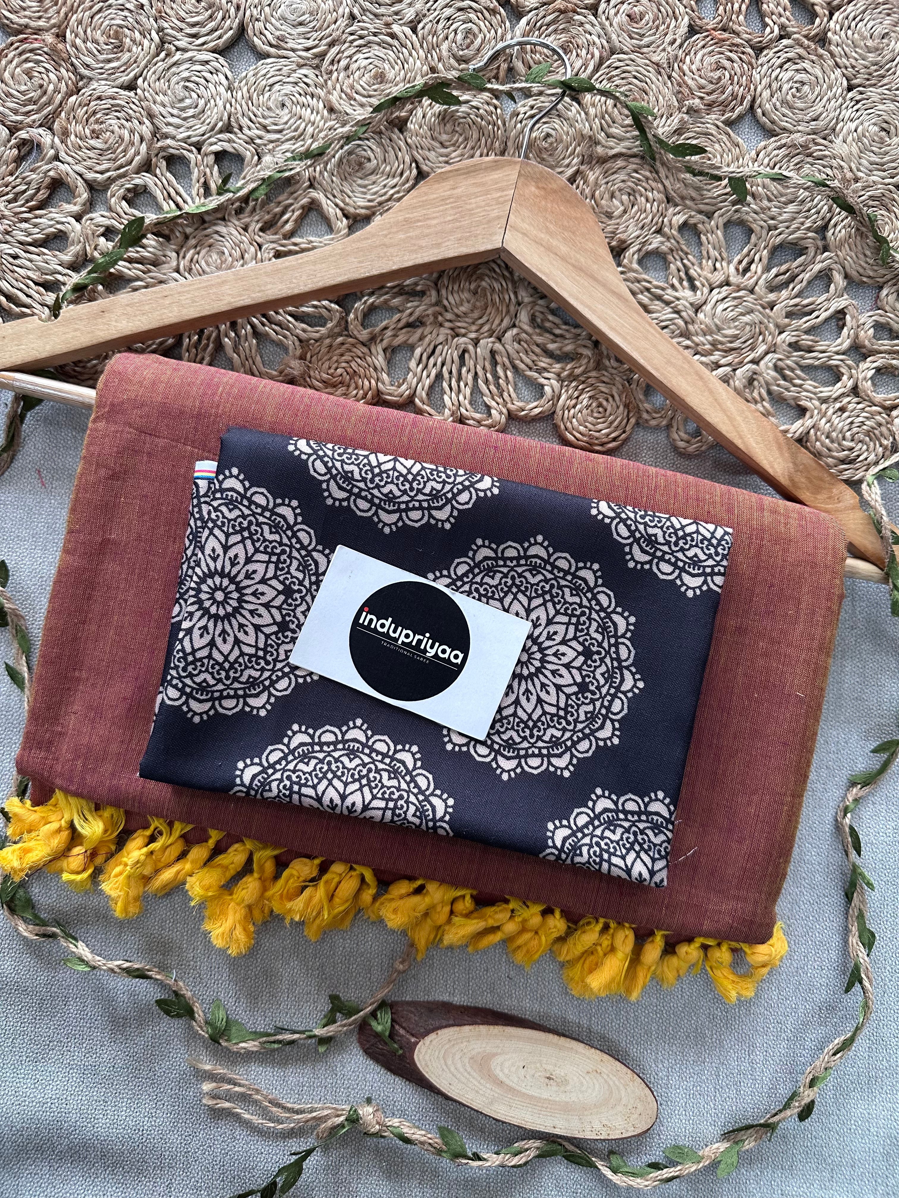 Brown Dual Tone  Handloom Cotton Saree With Black Print Blouse