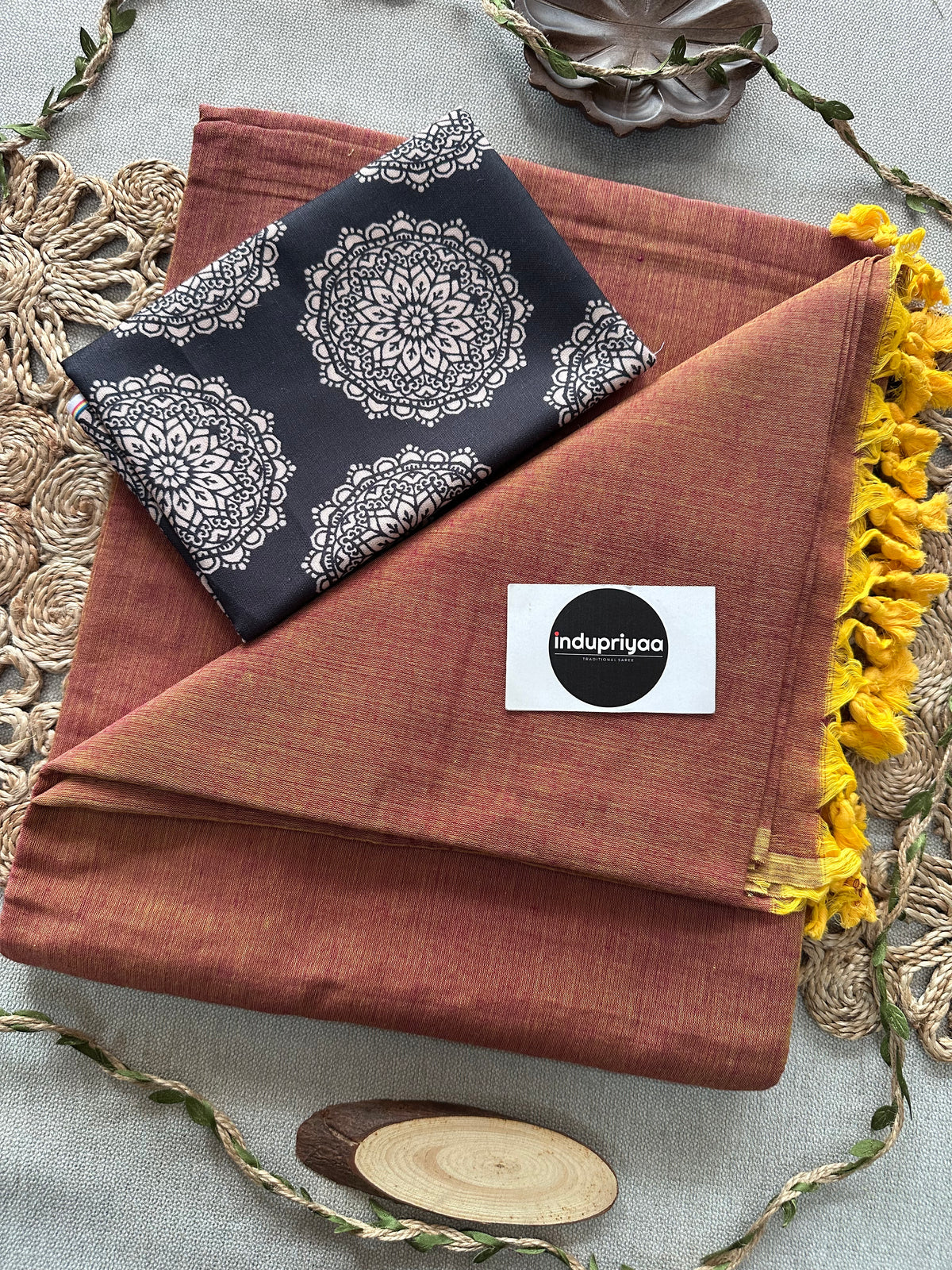 Brown Dual Tone  Handloom Cotton Saree With Black Print Blouse
