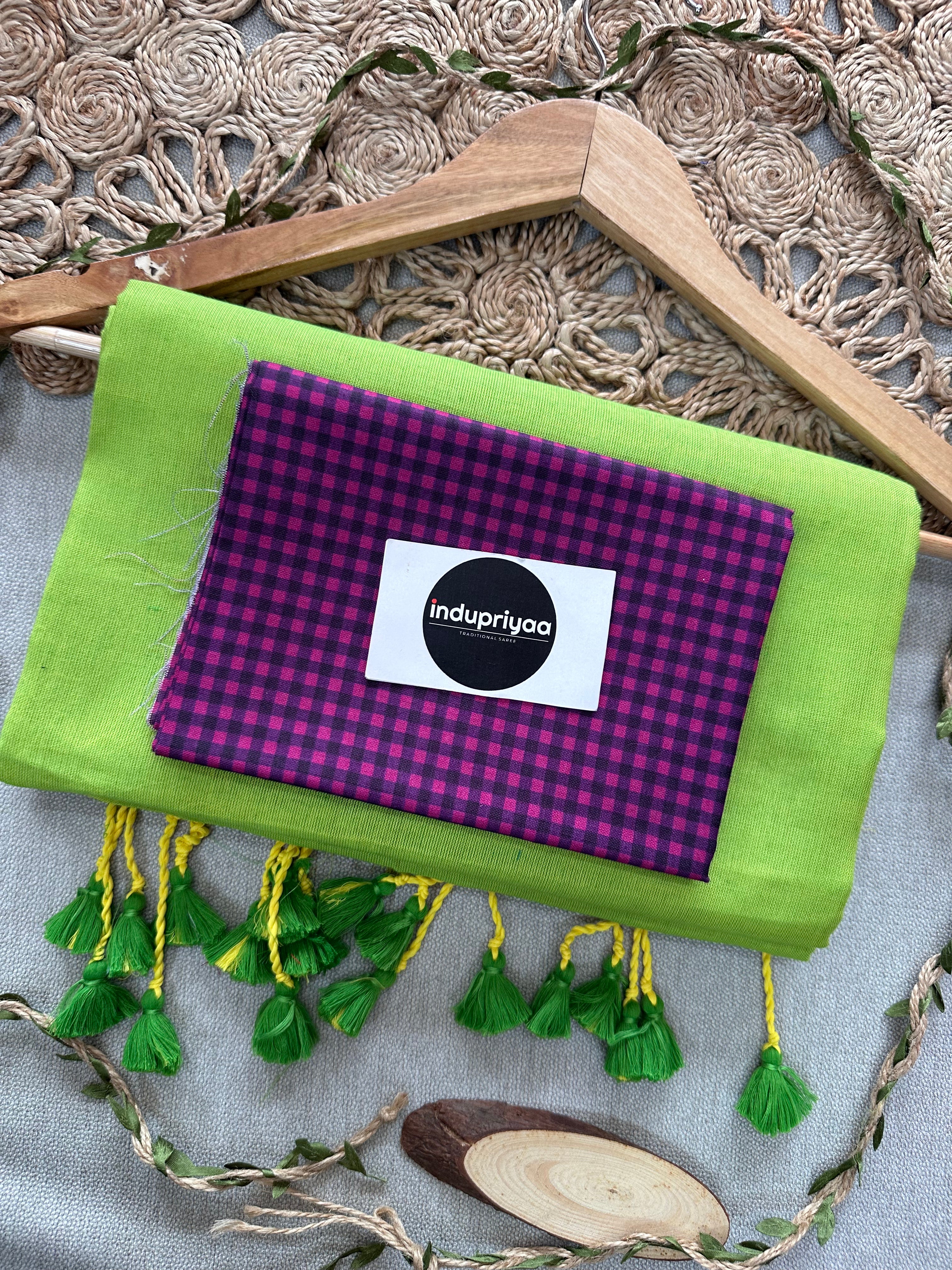 Perrot Handloom Cotton Saree With Chex Print Blouse