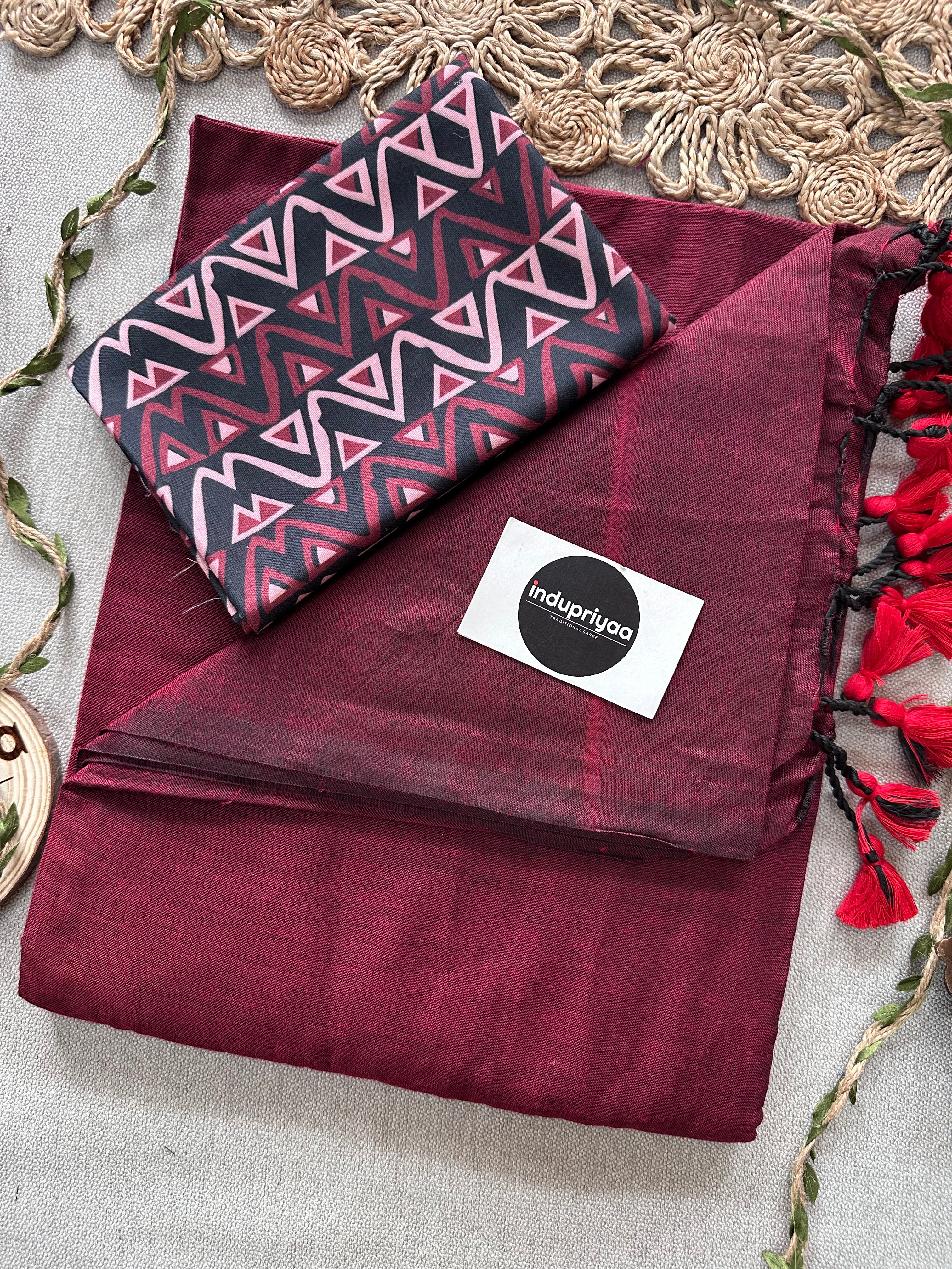 Marun Handloom Cotton Saree With Triangle Print Blouse