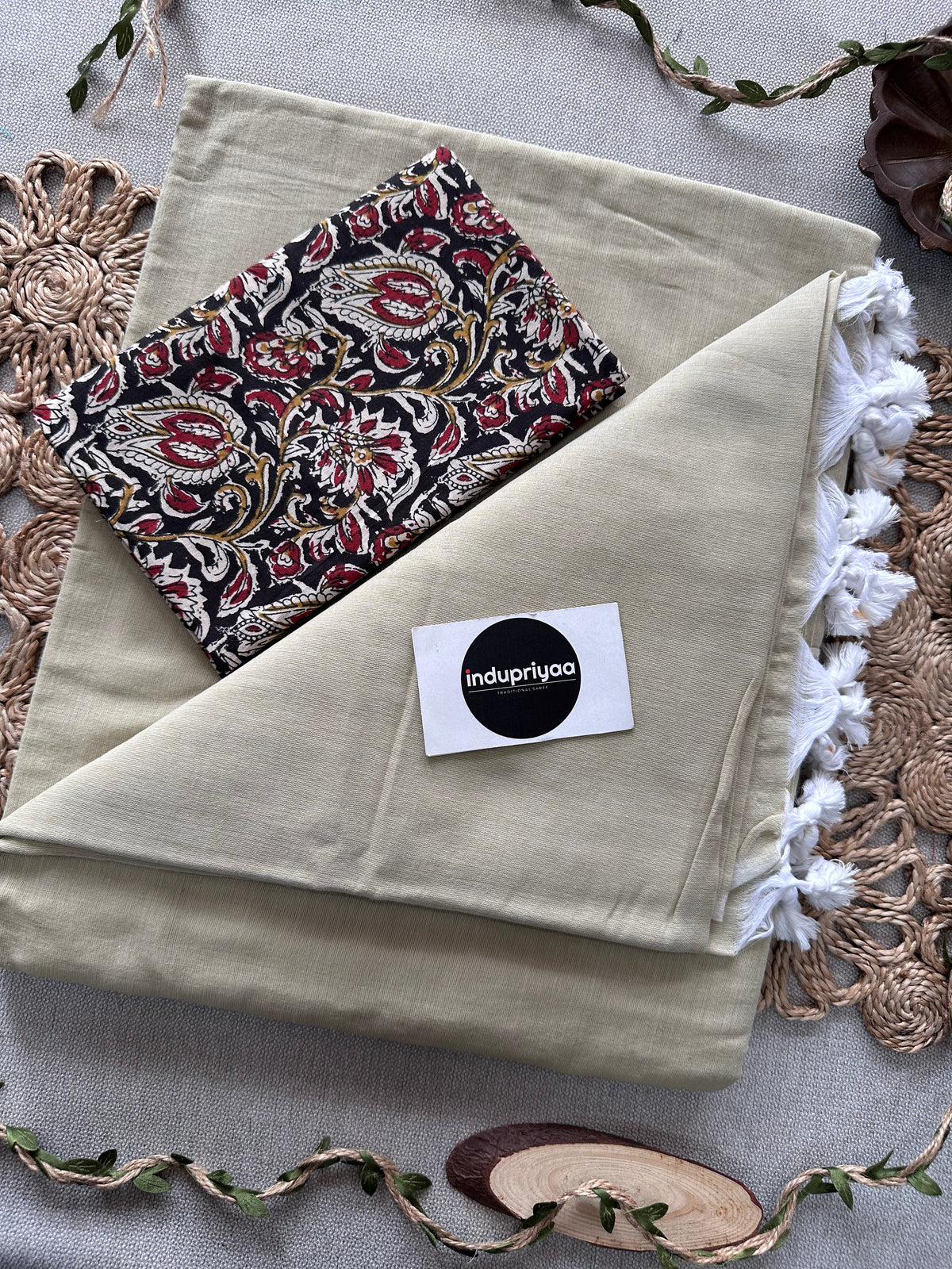 Half White  Handloom Cotton Saree With Kalmkari Print Blouse