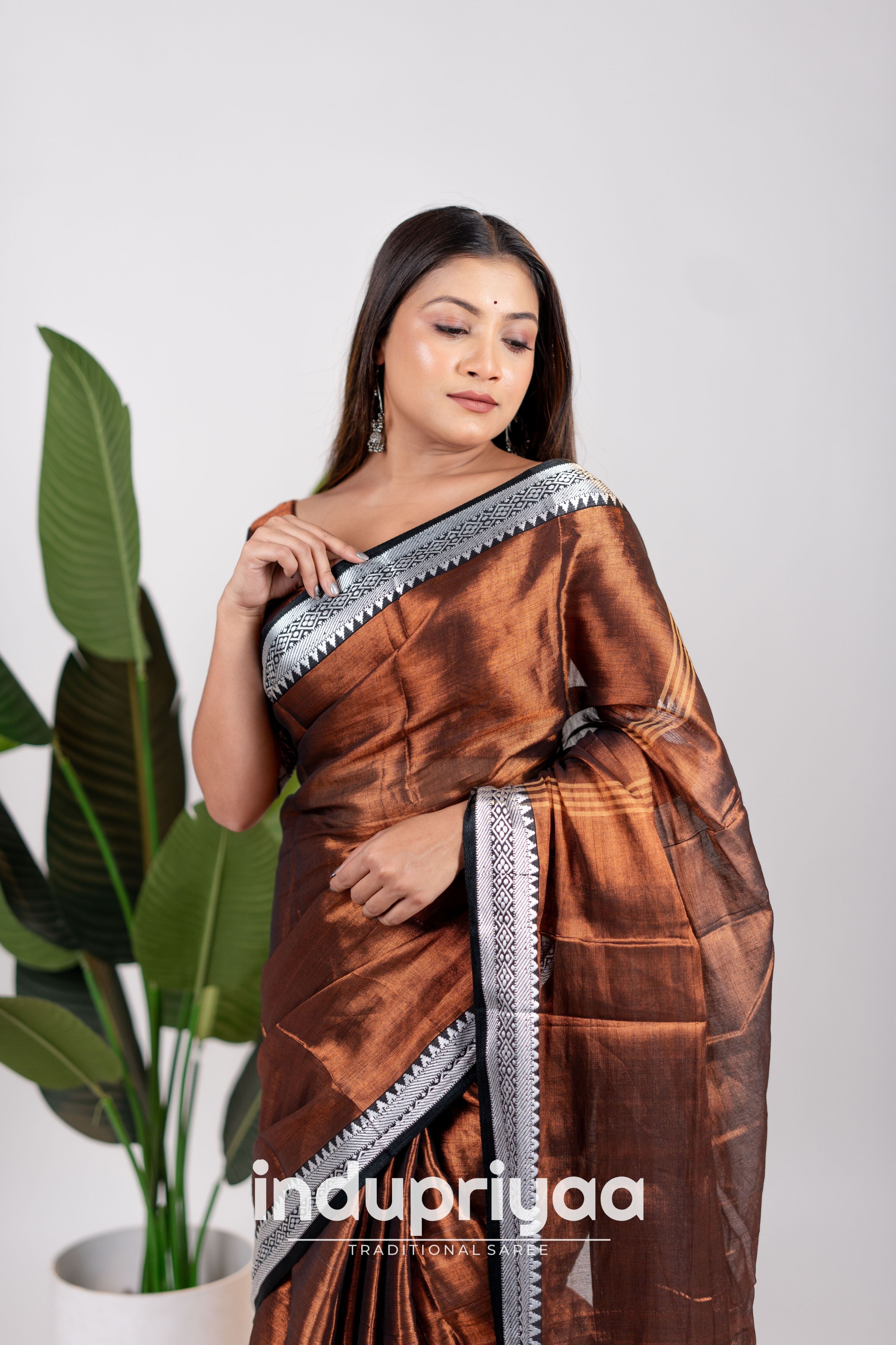 Indupriyaa Copper Temple Designe Handloom Tissue Cotton Saree
