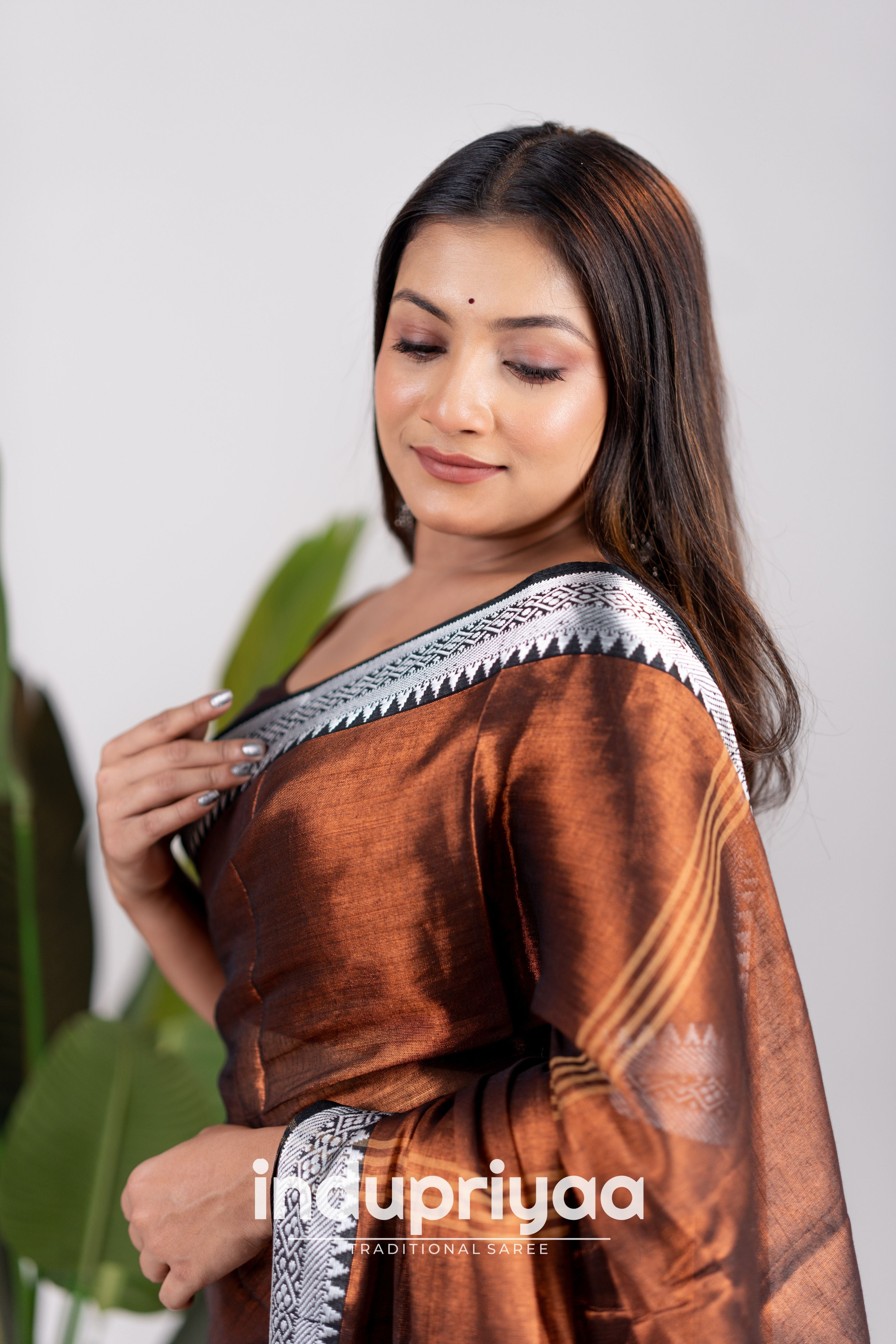 Indupriyaa Copper Temple Designe Handloom Tissue Cotton Saree