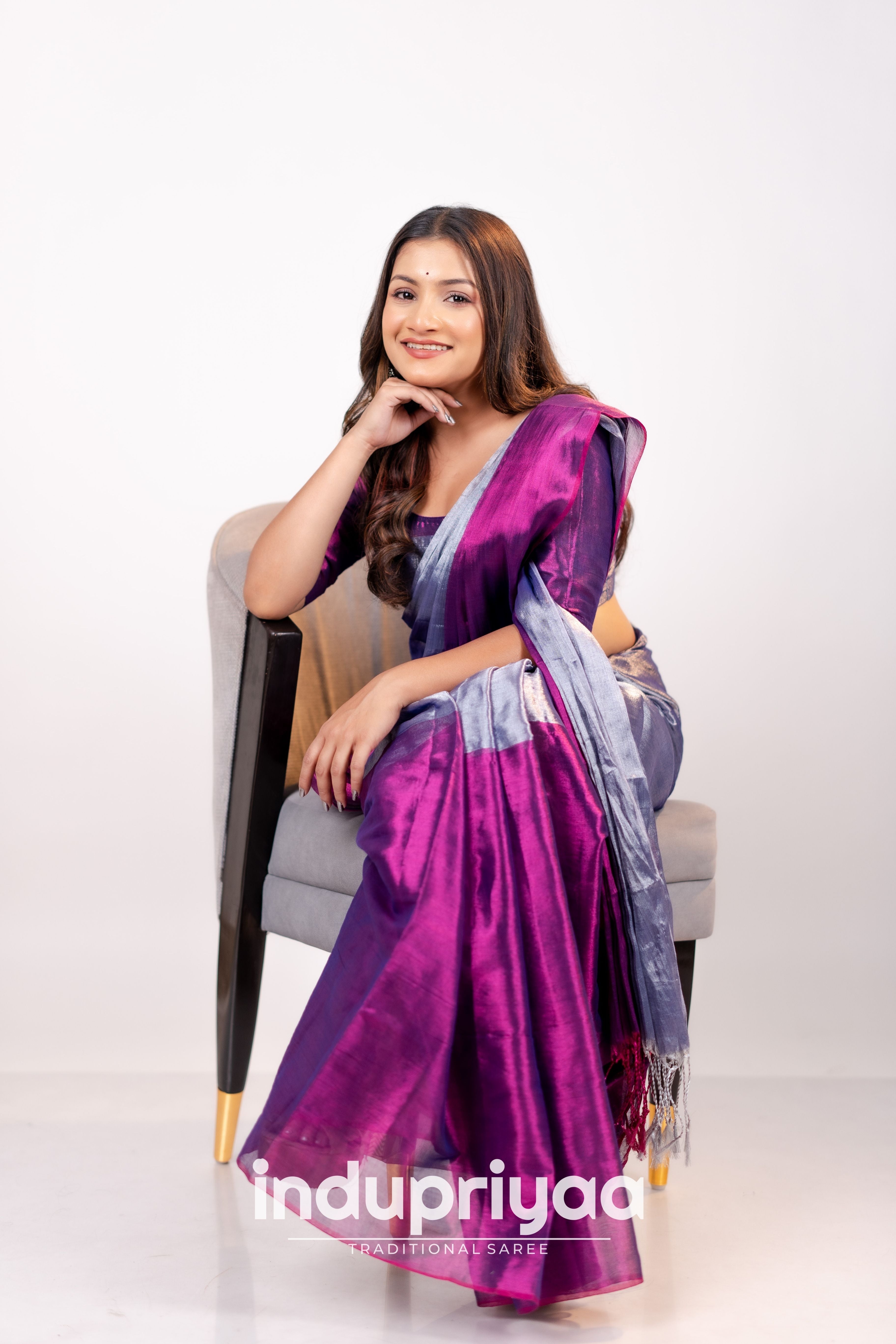Indupriyaa Grey Nd Wine Designe Handloom Tissue Cotton Saree