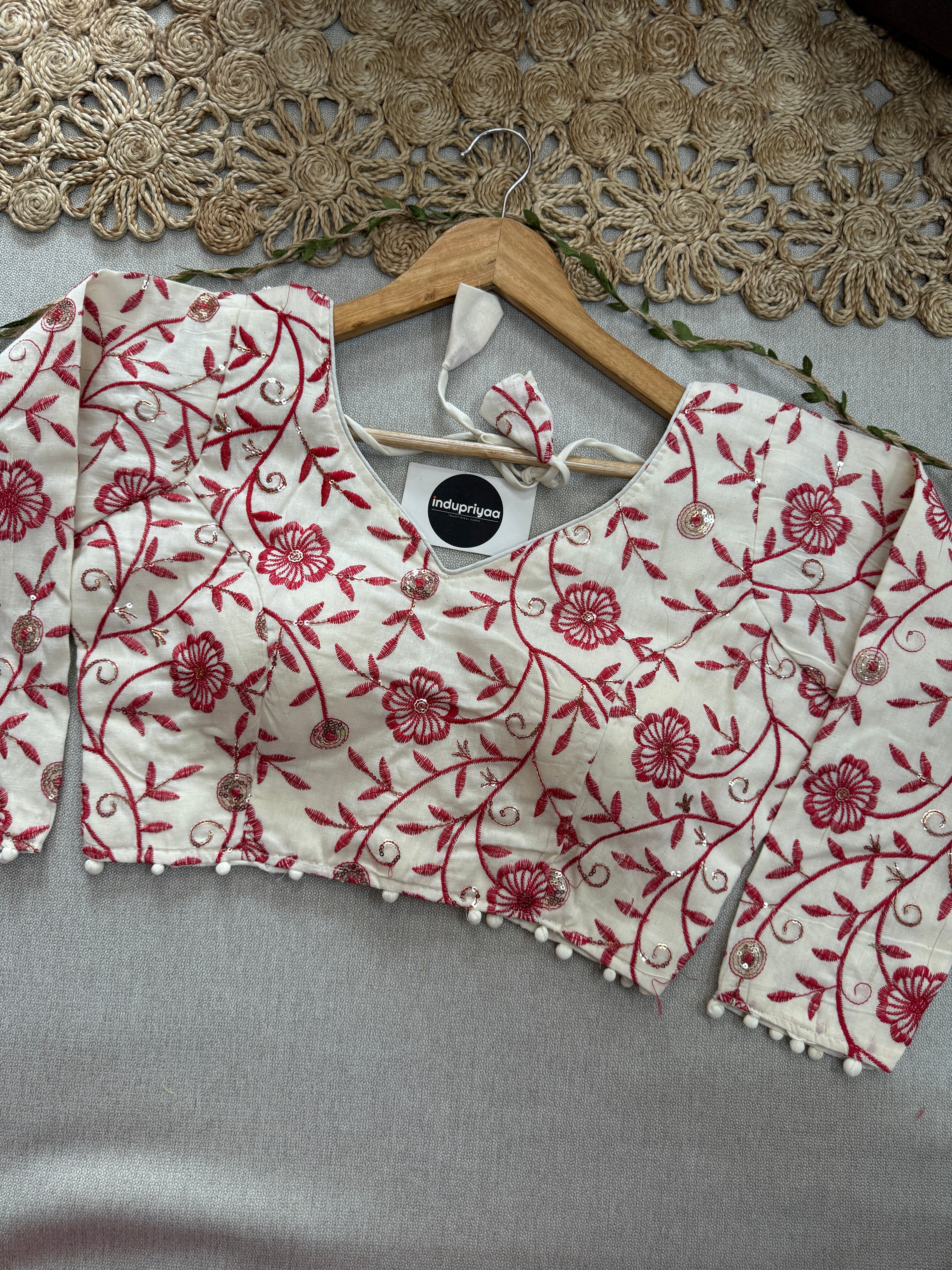 Marun Handloom Cotton Saree With Embrodery Work Redy Made Blouse