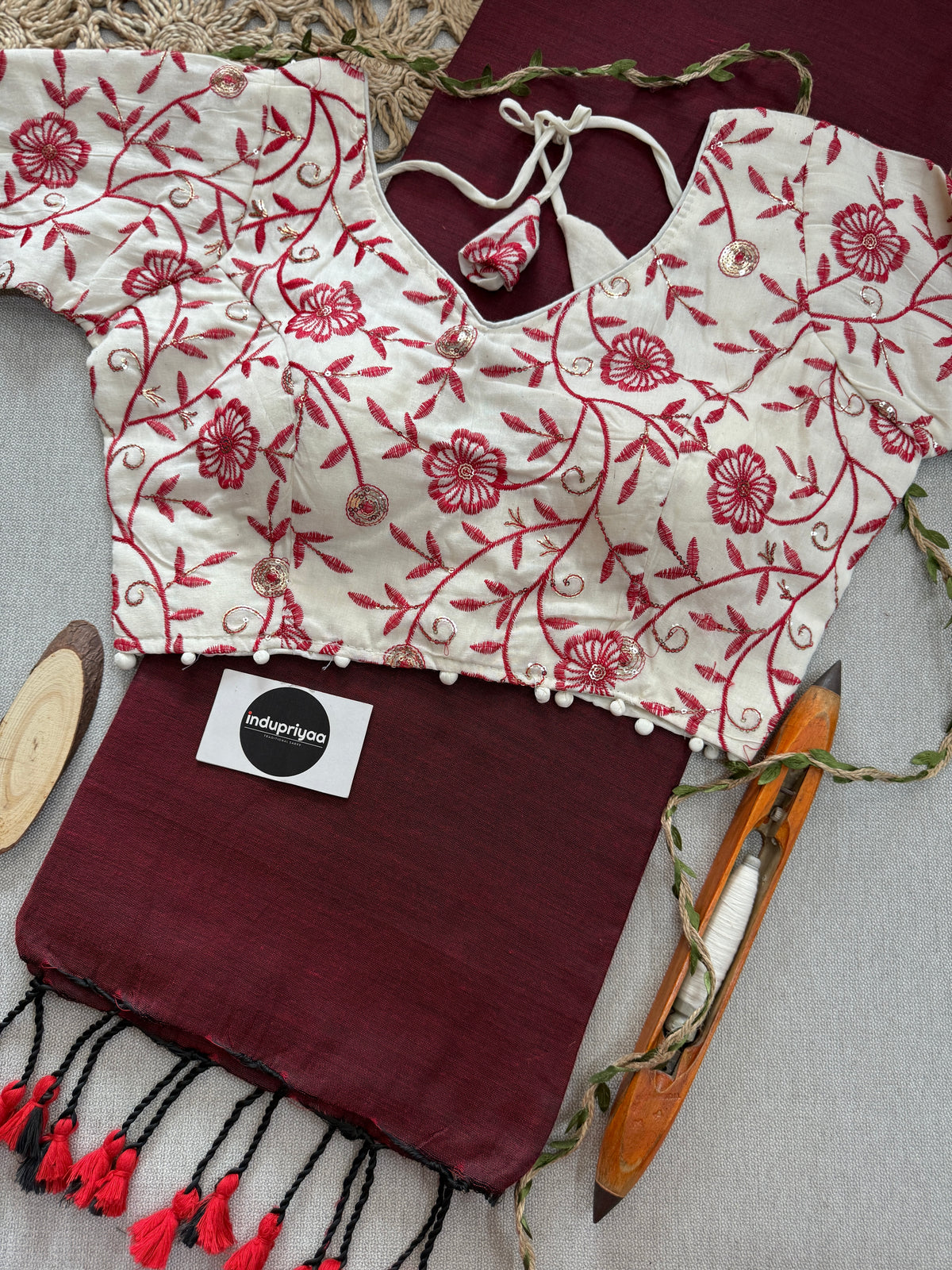 Marun Handloom Cotton Saree With Embrodery Work Redy Made Blouse