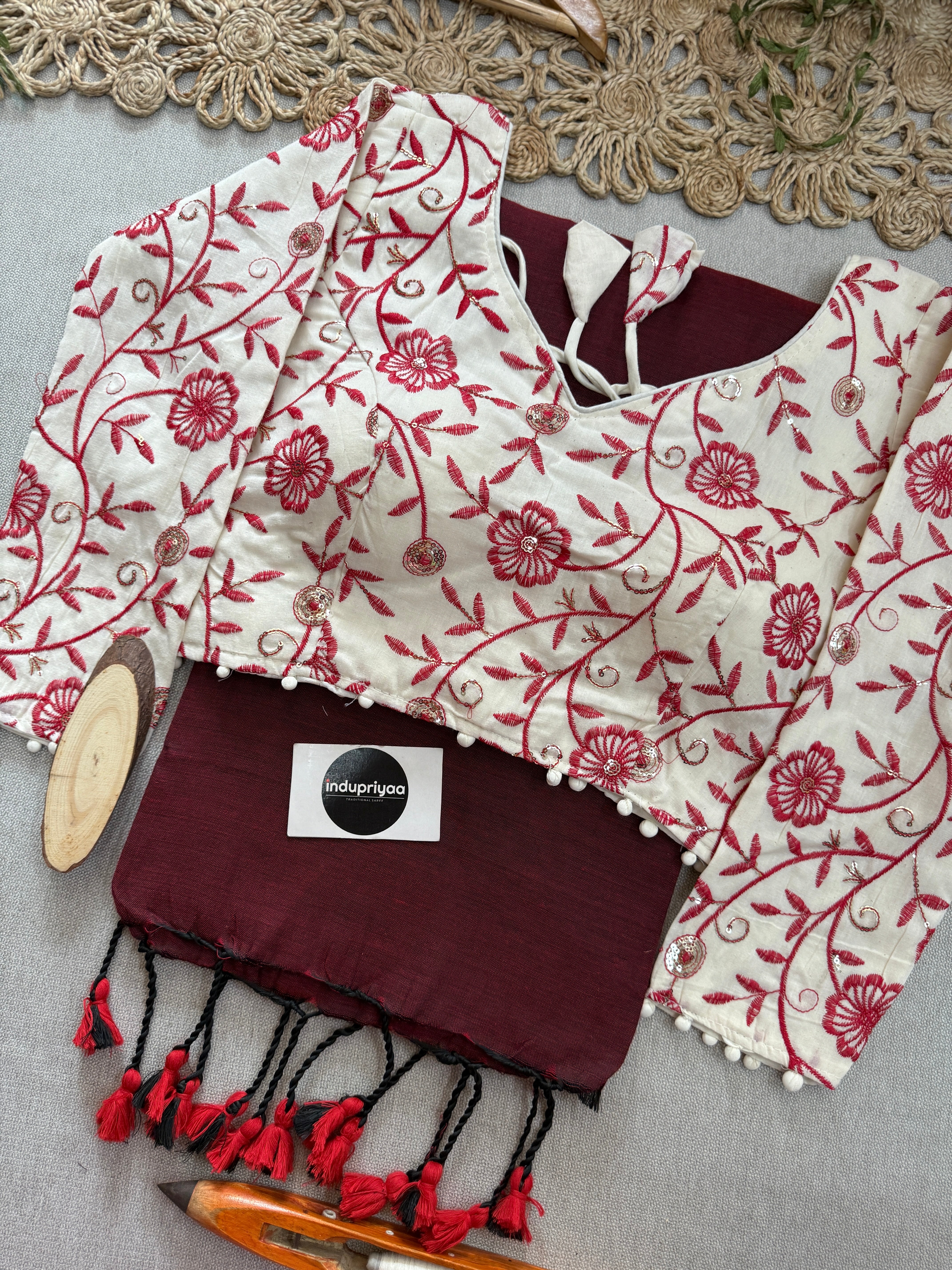 Marun Handloom Cotton Saree With Embrodery Work Redy Made Blouse