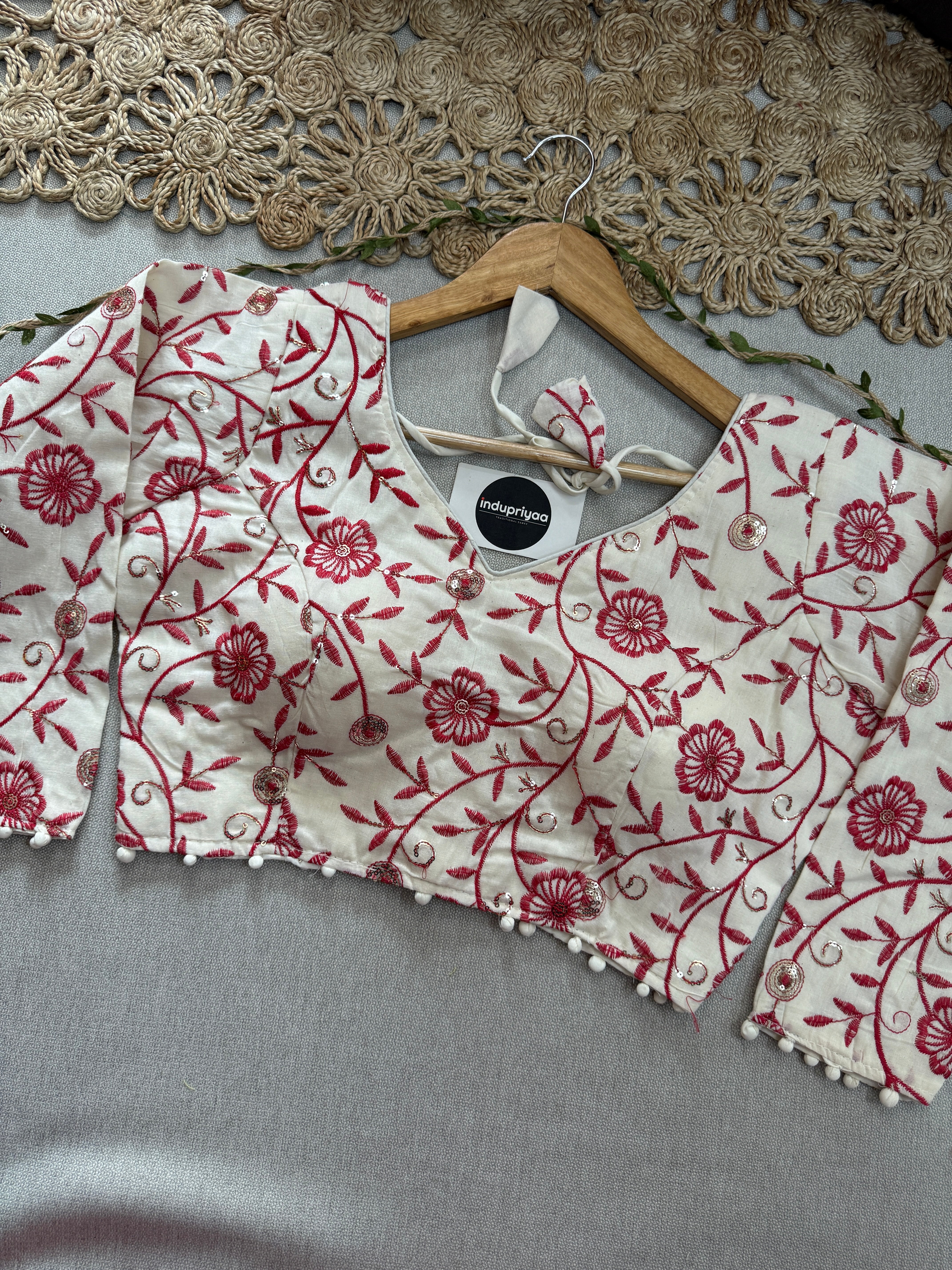 Marun Handloom Cotton Saree With Embrodery Work Redy Made Blouse