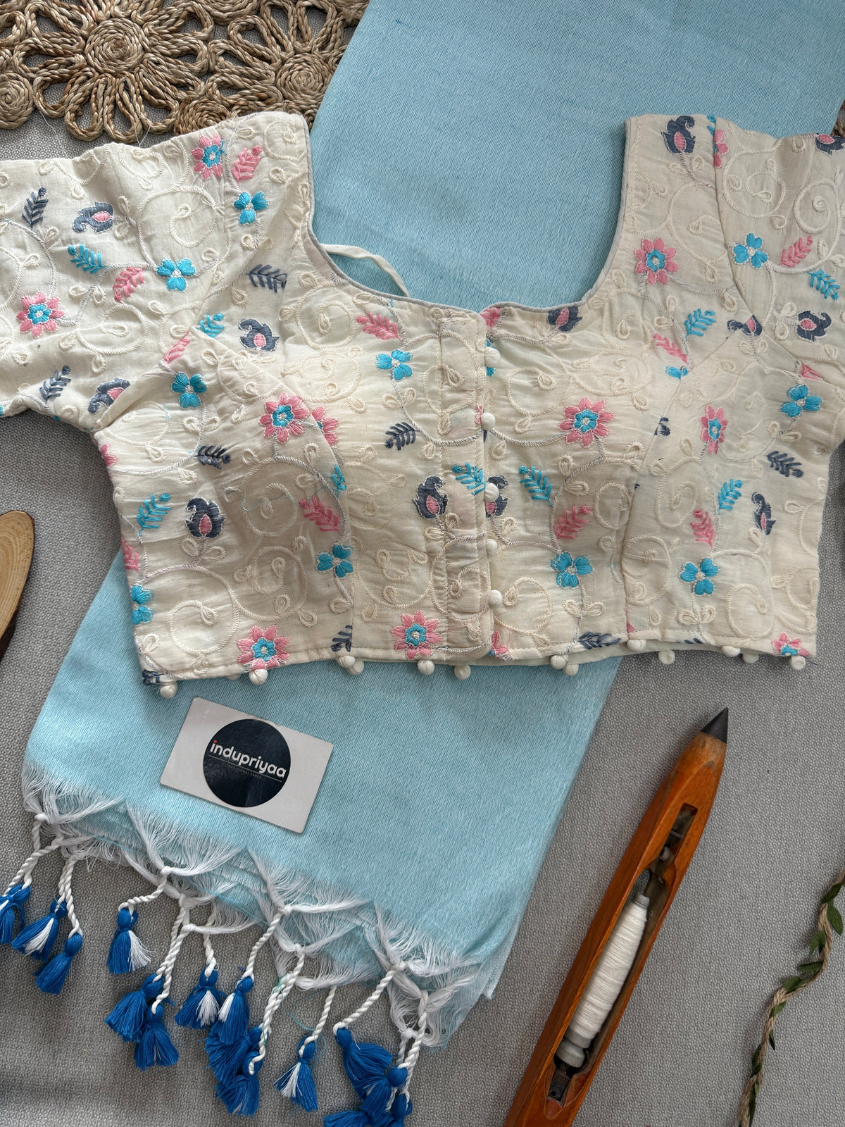 Sky Handloom Cotton Saree With Embrodery Work Redy Made Blouse