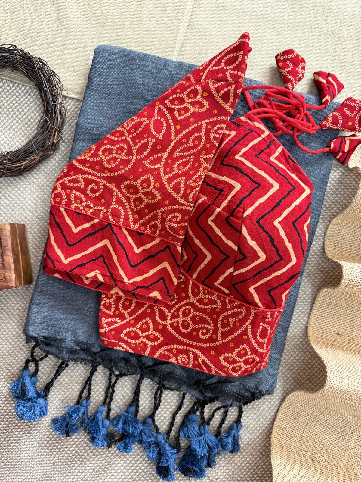 Dark Grey Handloom Cotton Saree With Red Bandhej Print Redy Made Blouse