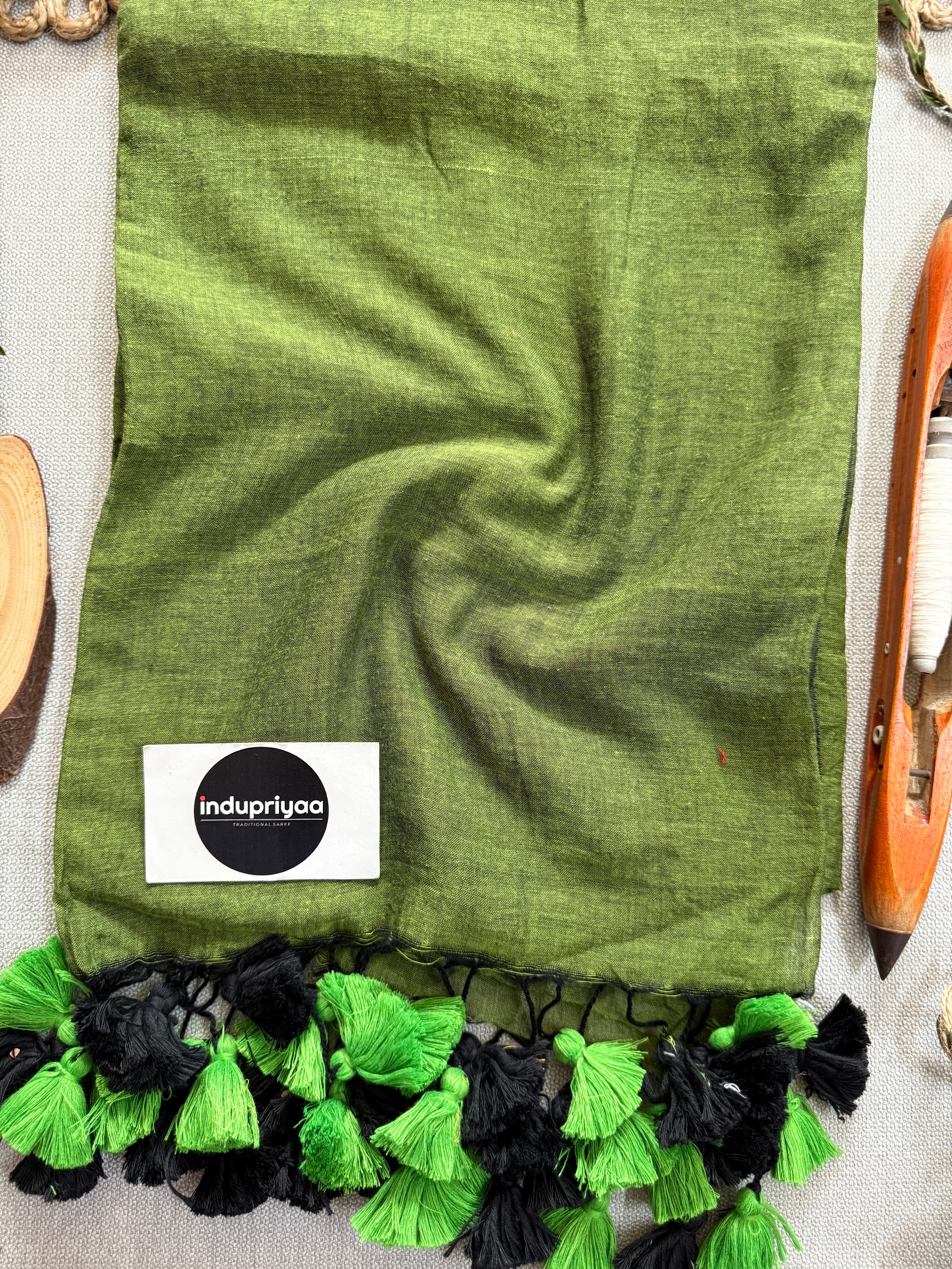Indupriyaa Mehndi Green Pure Handloom Mulmul Cotton Saree