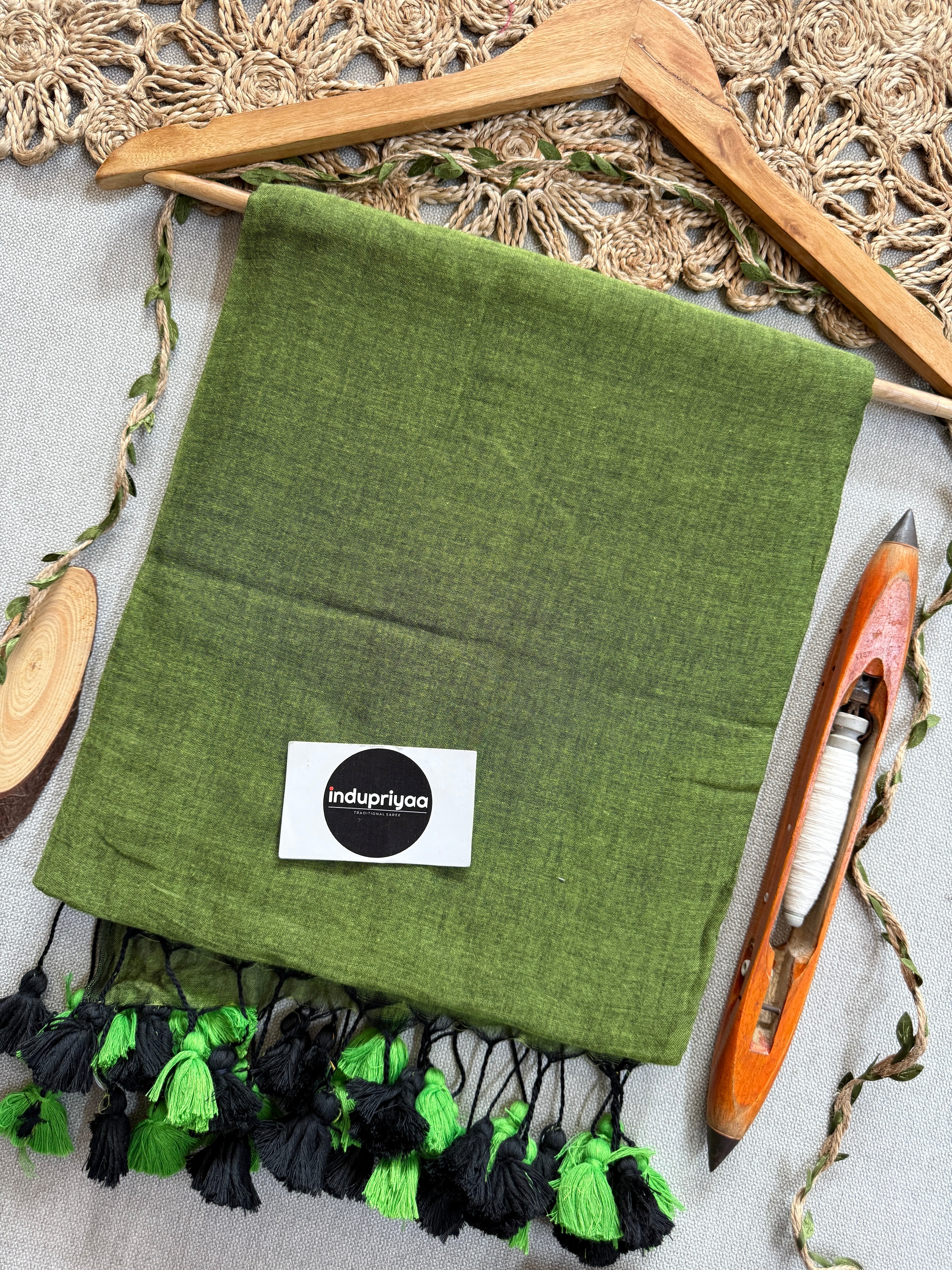 Indupriyaa Mehndi Green Pure Handloom Mulmul Cotton Saree