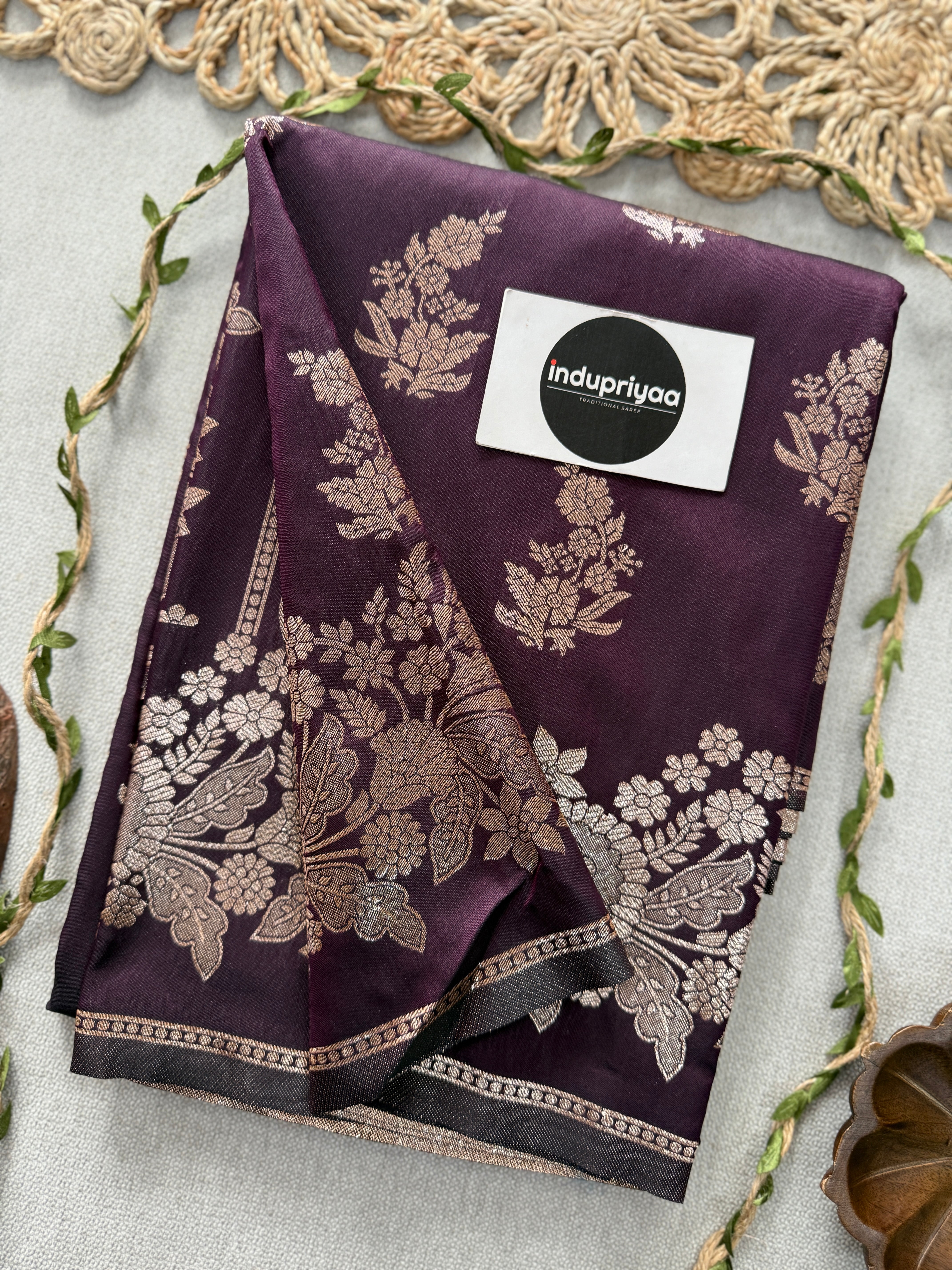 Indupriyaa Wine Handloom Soft Silk Saree With Rich Pallu