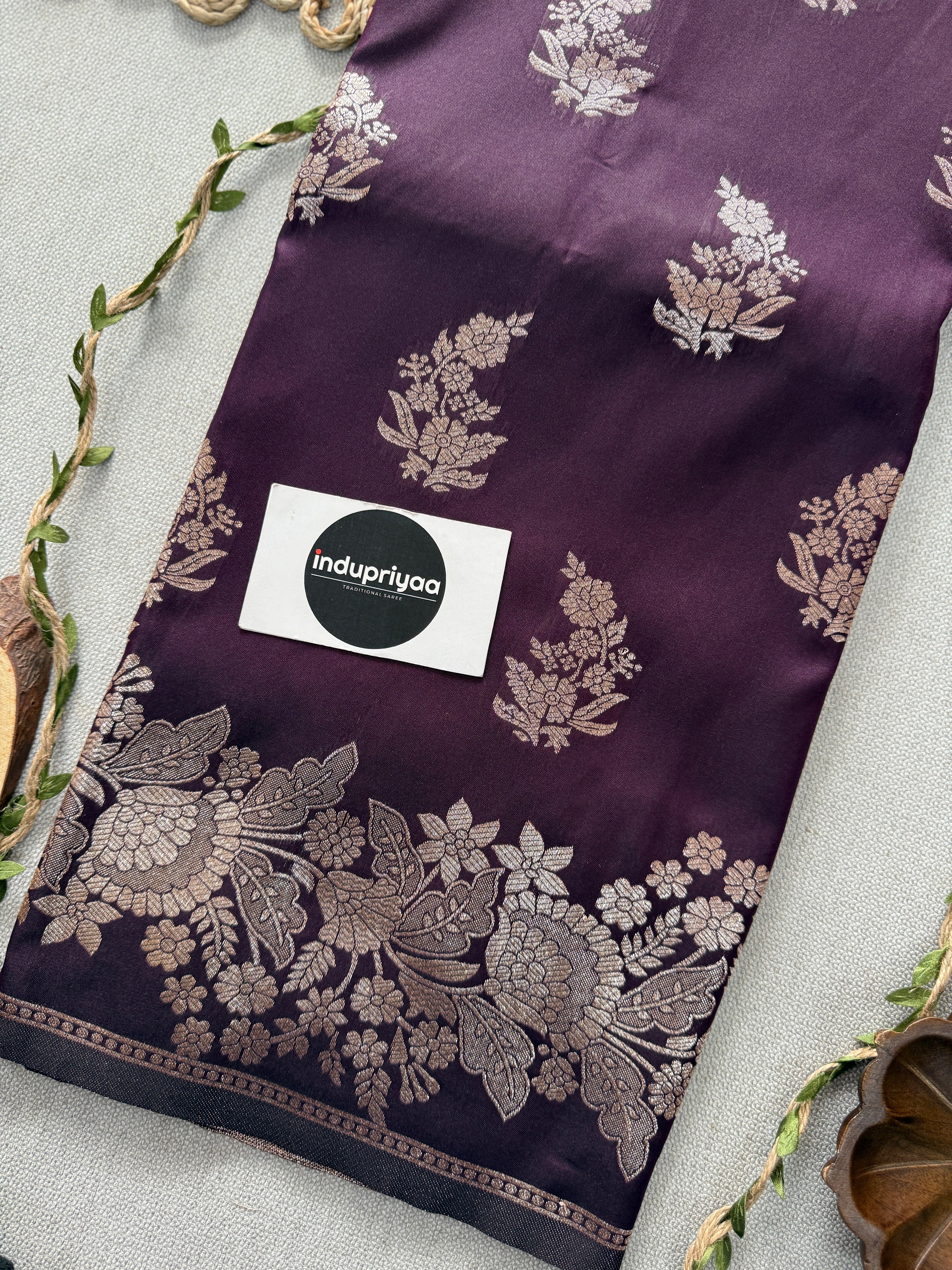 Indupriyaa Wine Handloom Soft Silk Saree With Rich Pallu